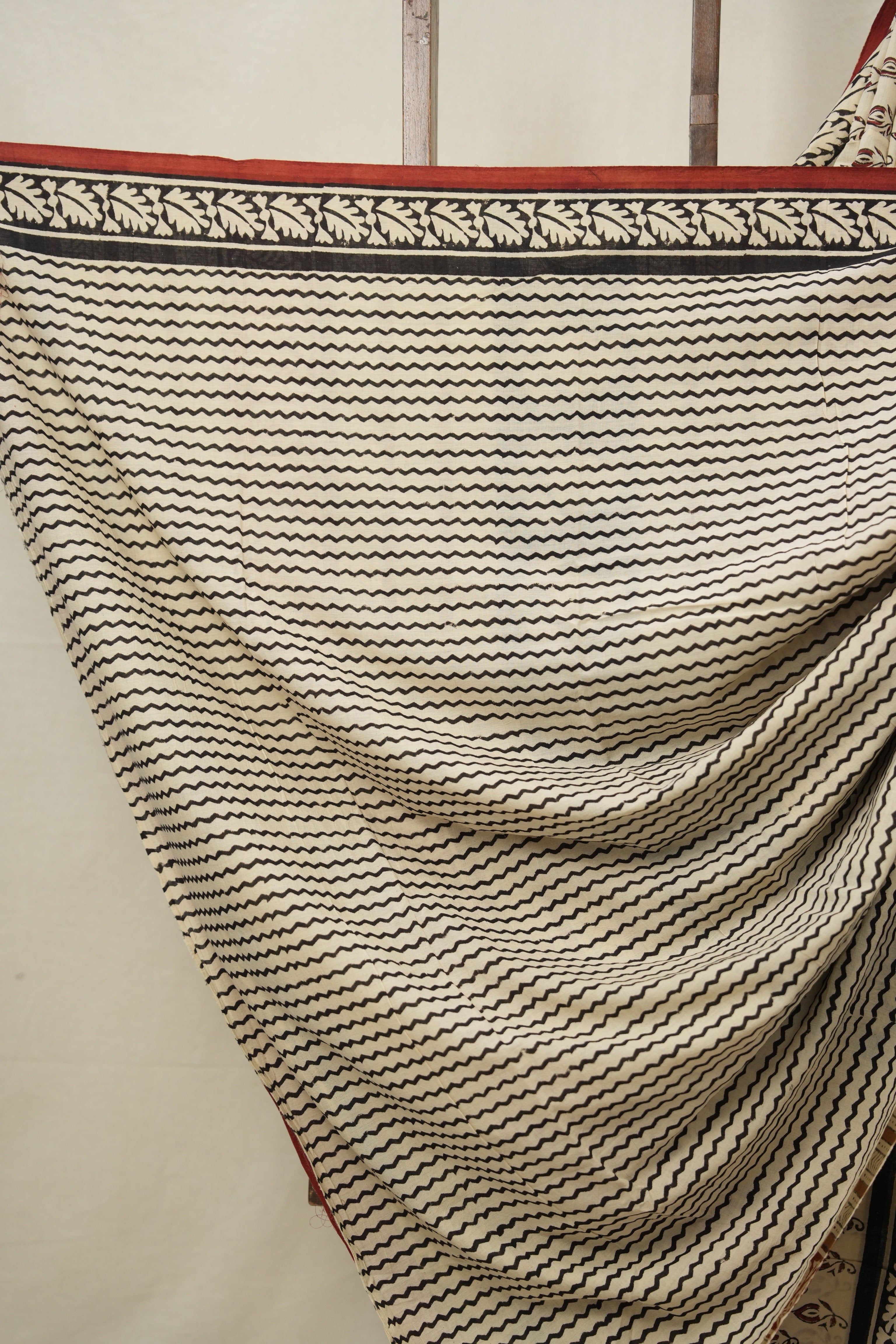 Cream HBP Cotton Saree - SRCCS3019