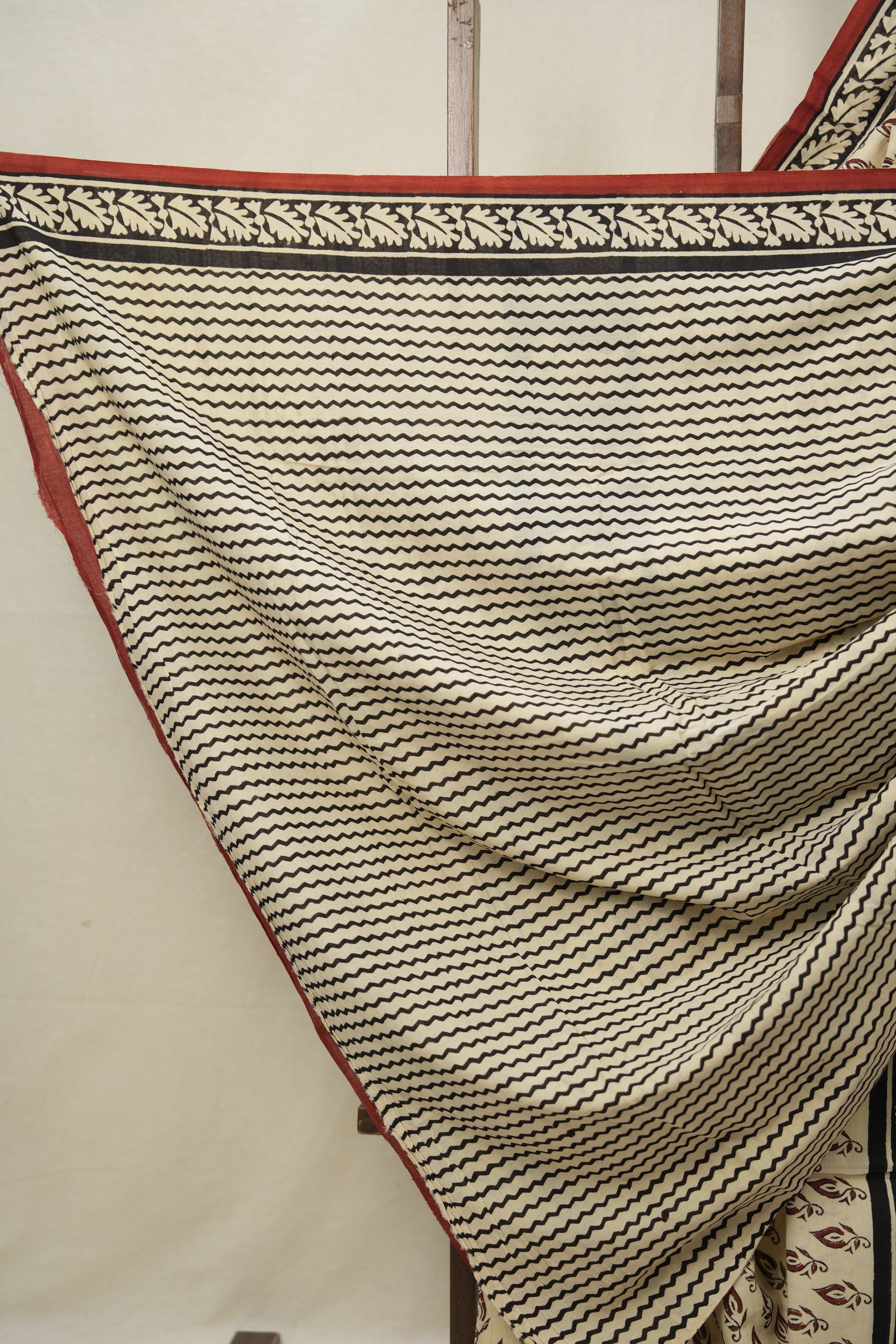 Cream HBP Cotton Saree - SRCCS3017