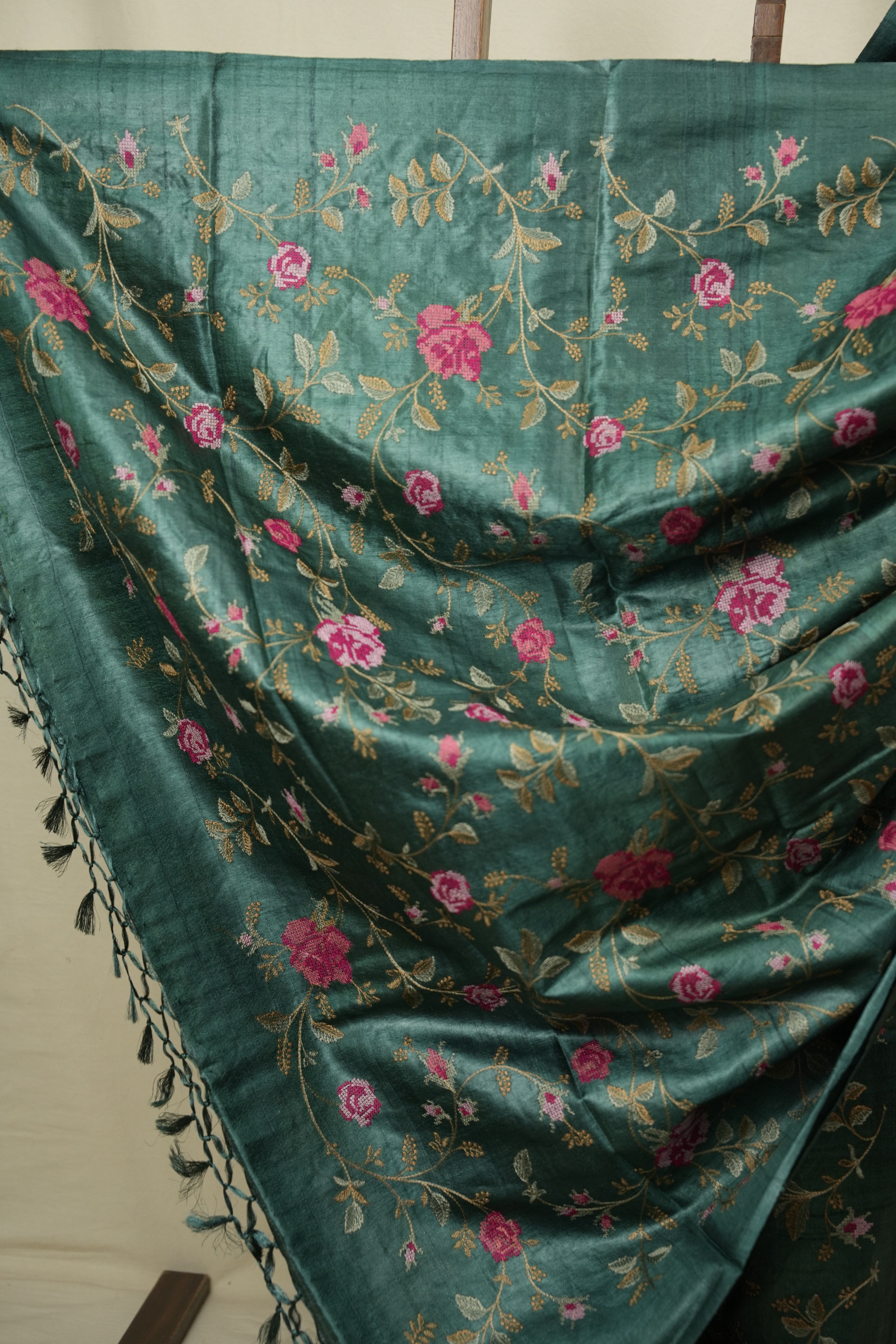 Dark Green Machine Embroidered Tussar Silk Saree - SRDGMETSS1598