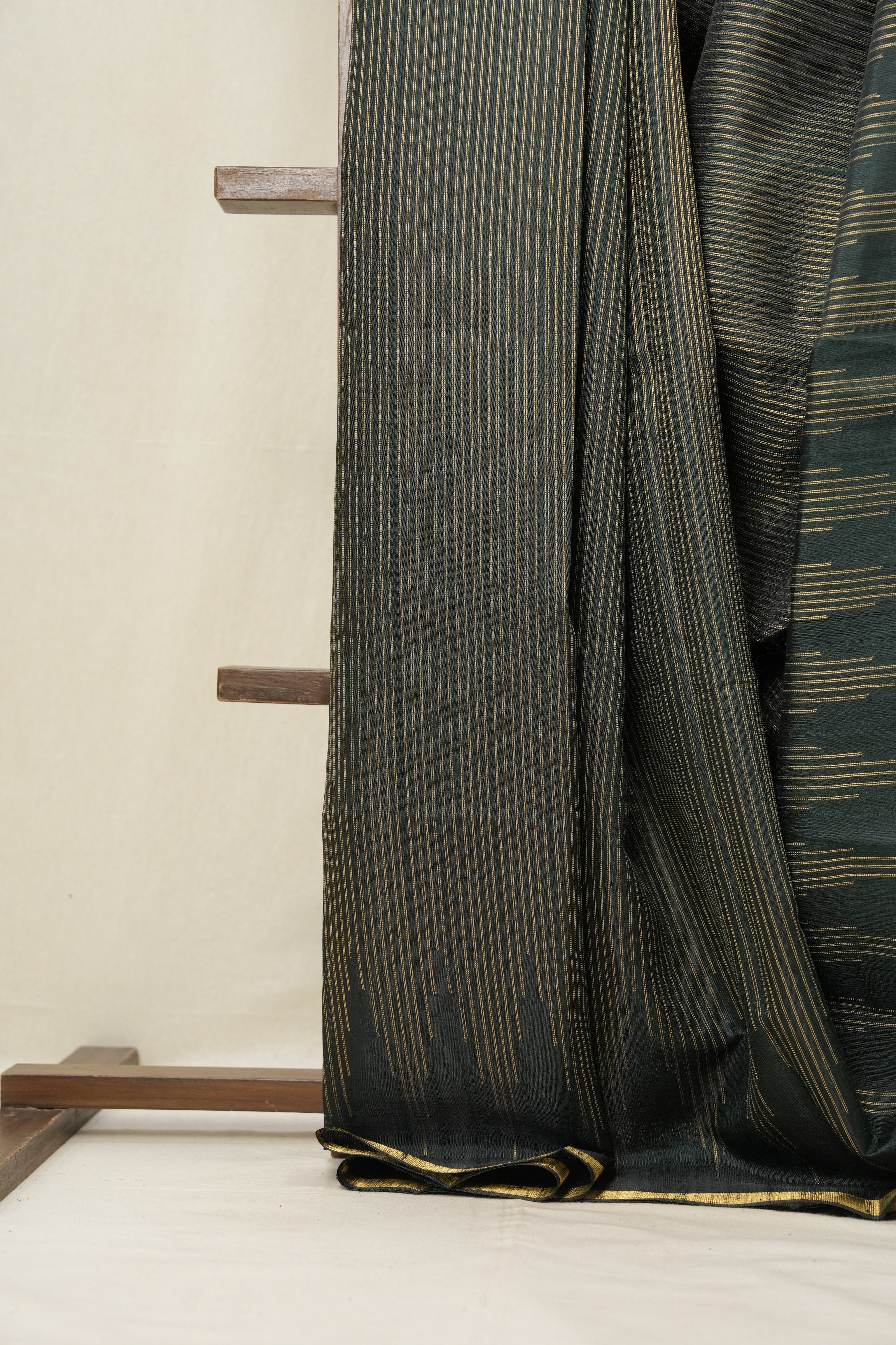 Green Raw Silk Saree - SRGRSS789