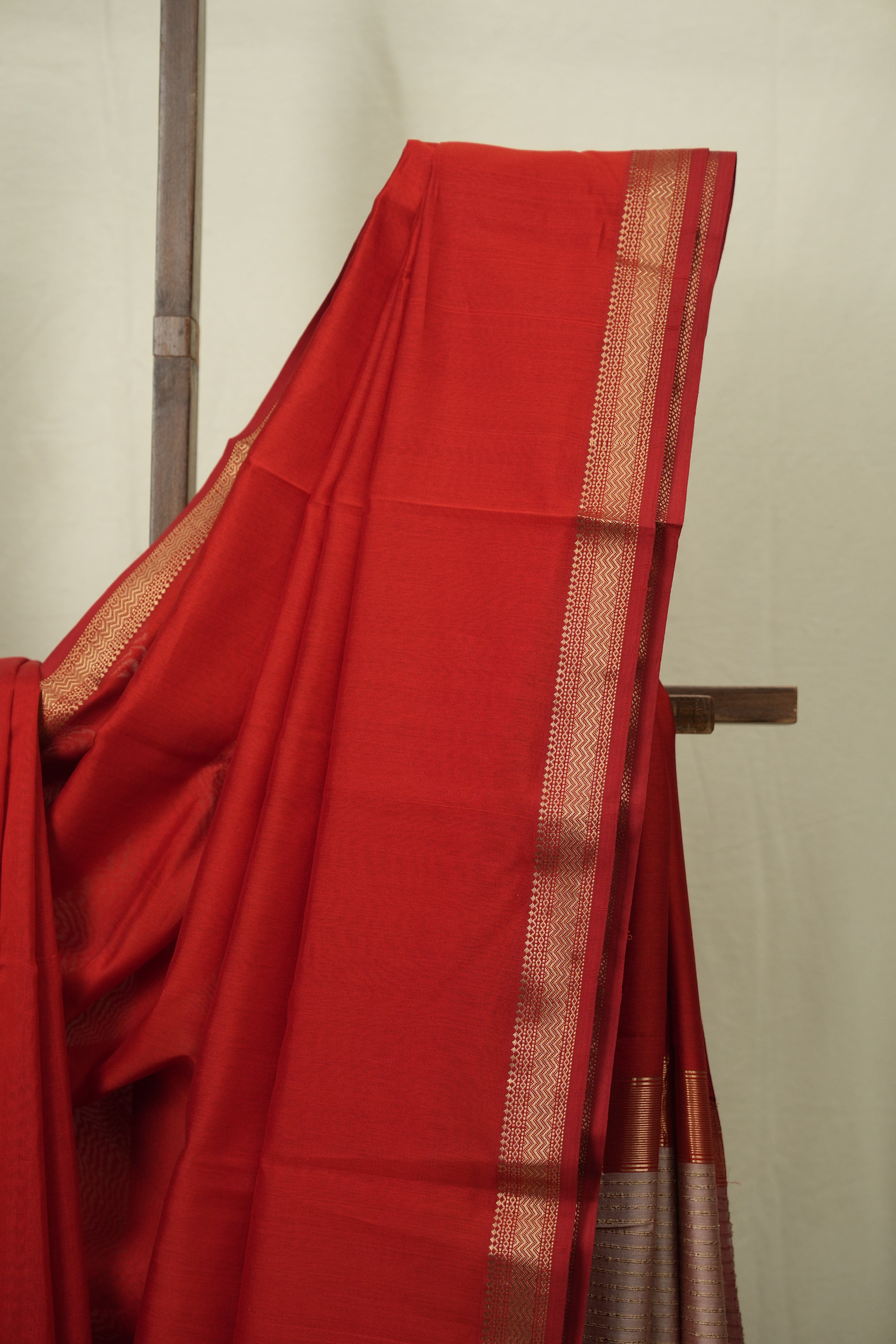 Red Maheshwari Saree - SRRMS1251