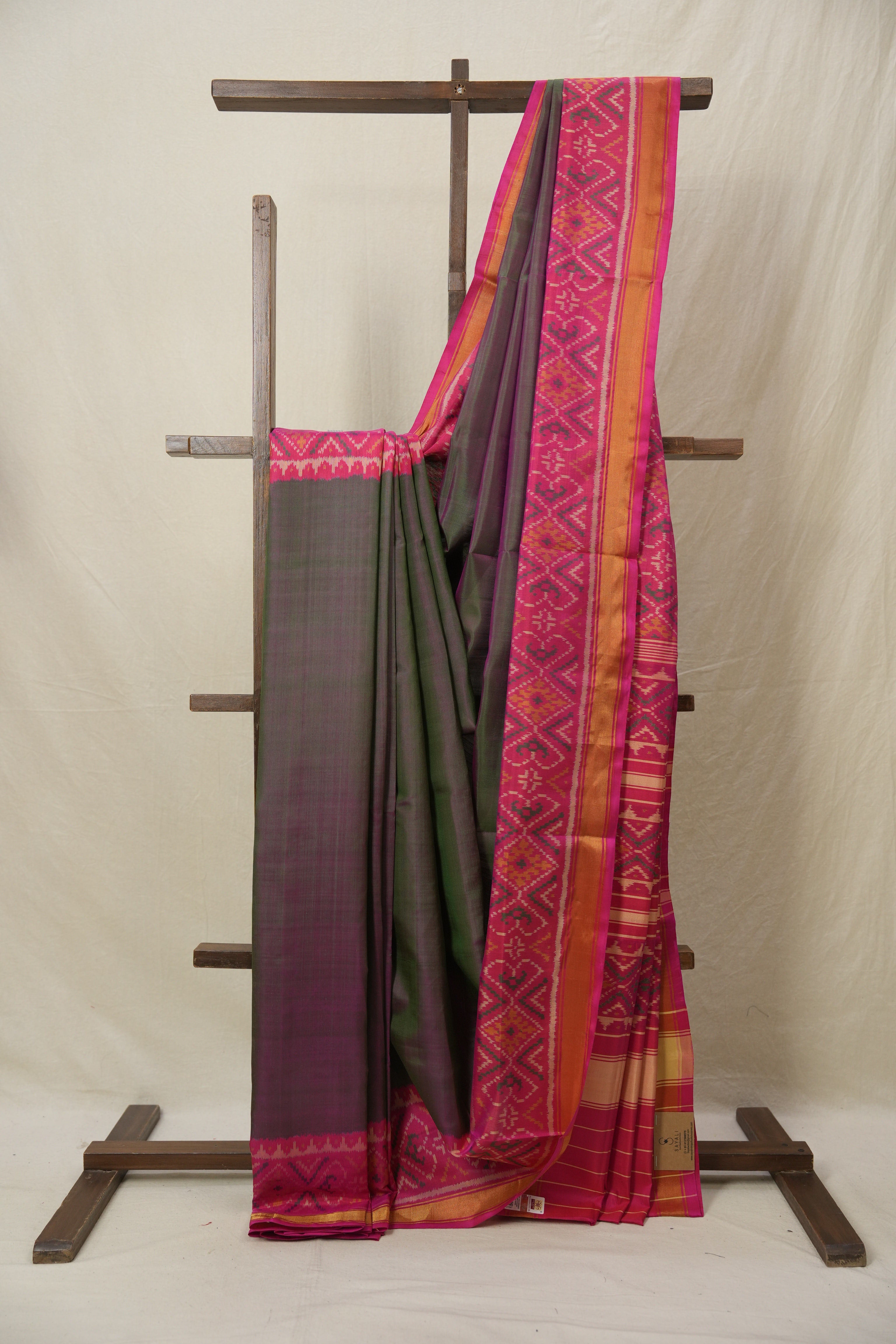 Dual Tone Rajkot Patola Silk Saree - SRMDTRPSS567