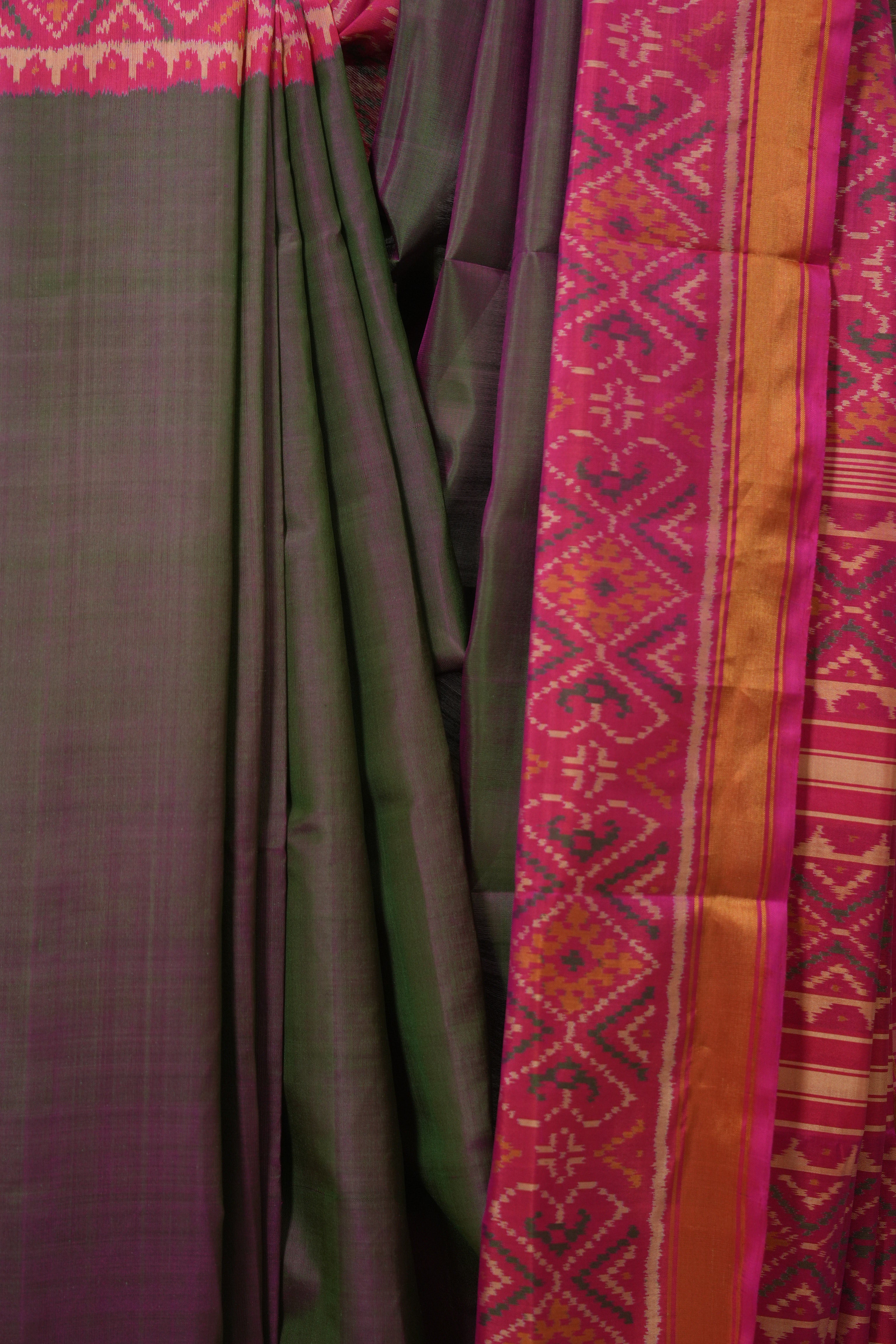 Dual Tone Rajkot Patola Silk Saree - SRMDTRPSS567