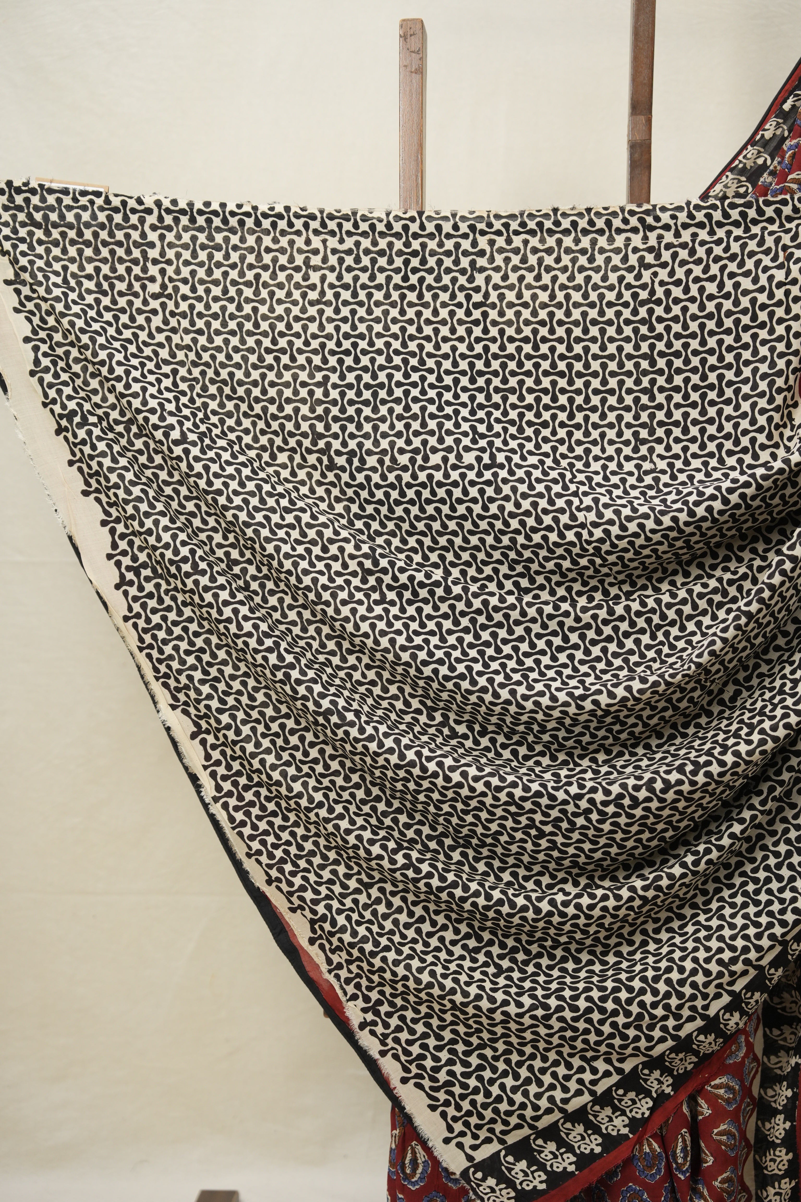 Red HBP Modal Silk Saree - SRRHBPMSS476