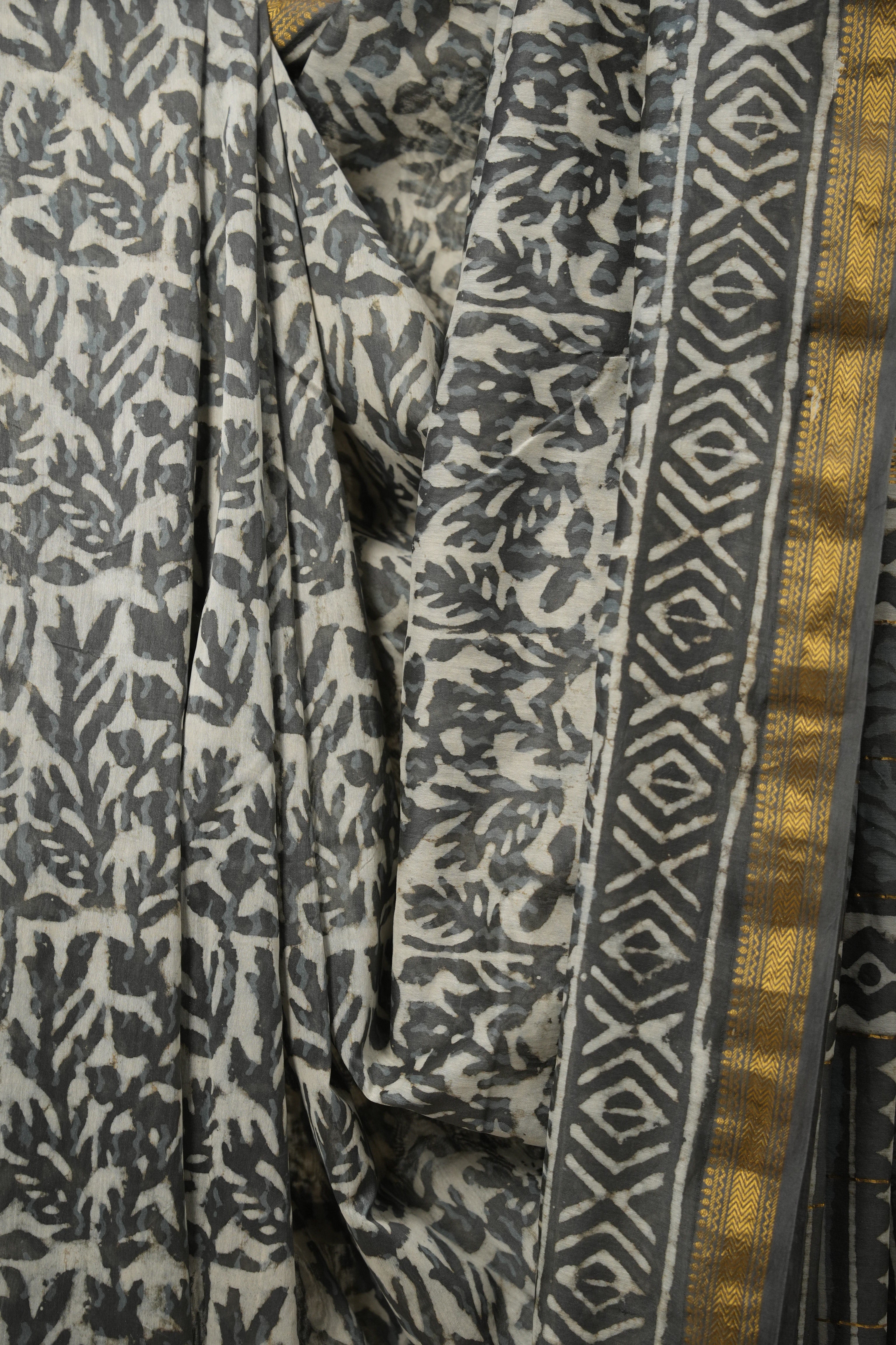 Off White Grey HBP Cotton Silk Saree With Maheshwari Border - SROWGCSS1359