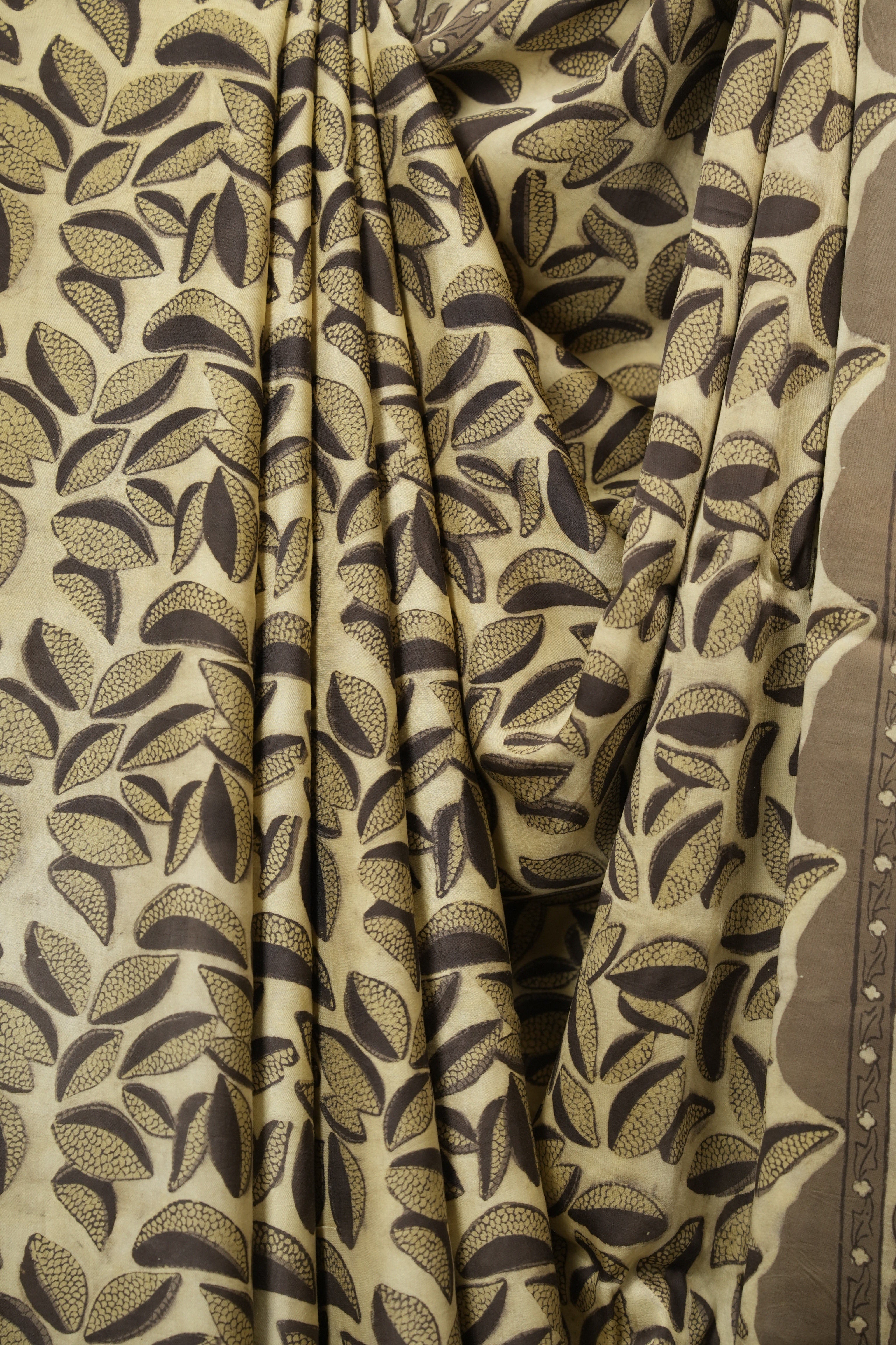 Beige Modal Silk Saree -SRBMSS775