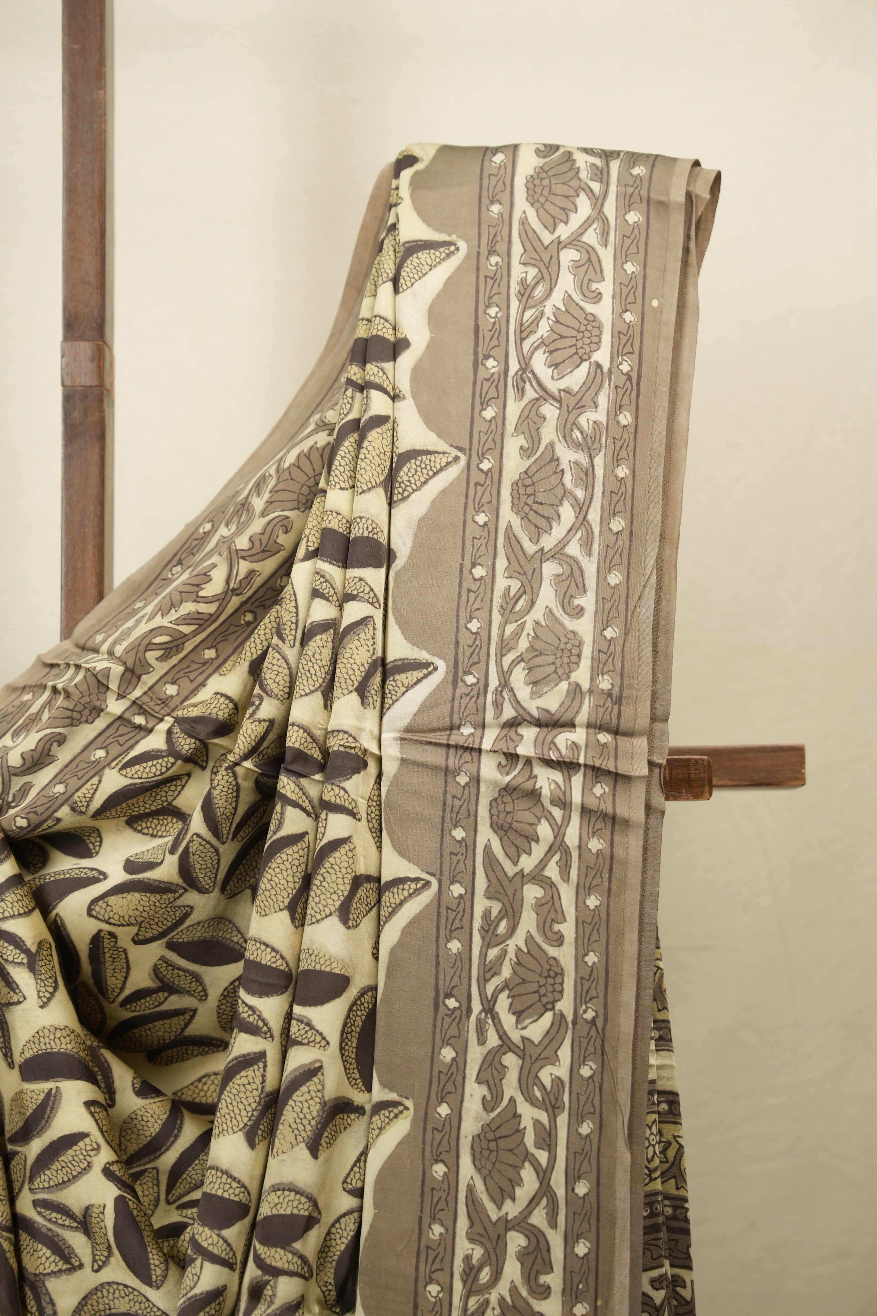 Beige Modal Silk Saree -SRBMSS775