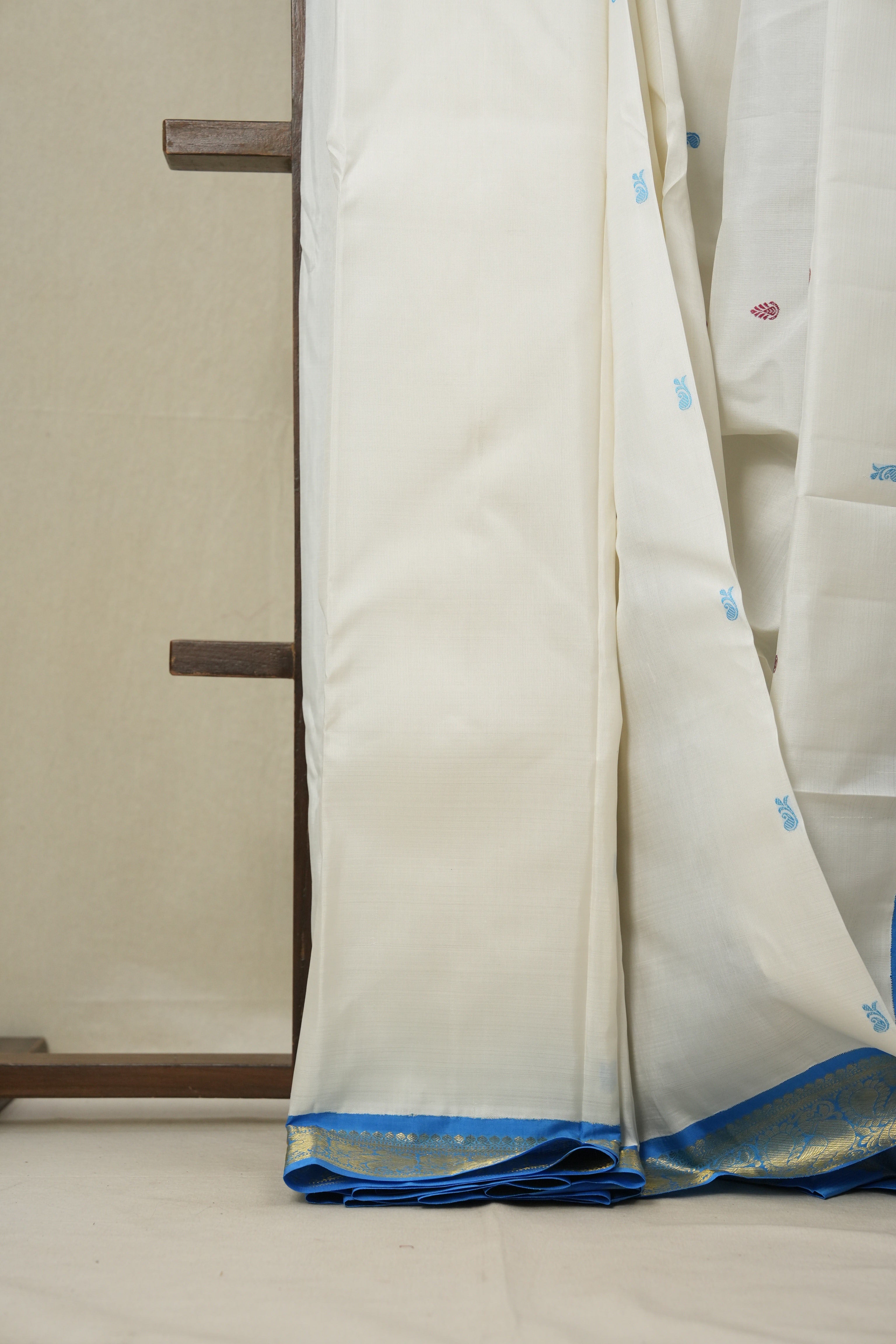 White Kanjeevaram Silk Saree - SRWKSS936