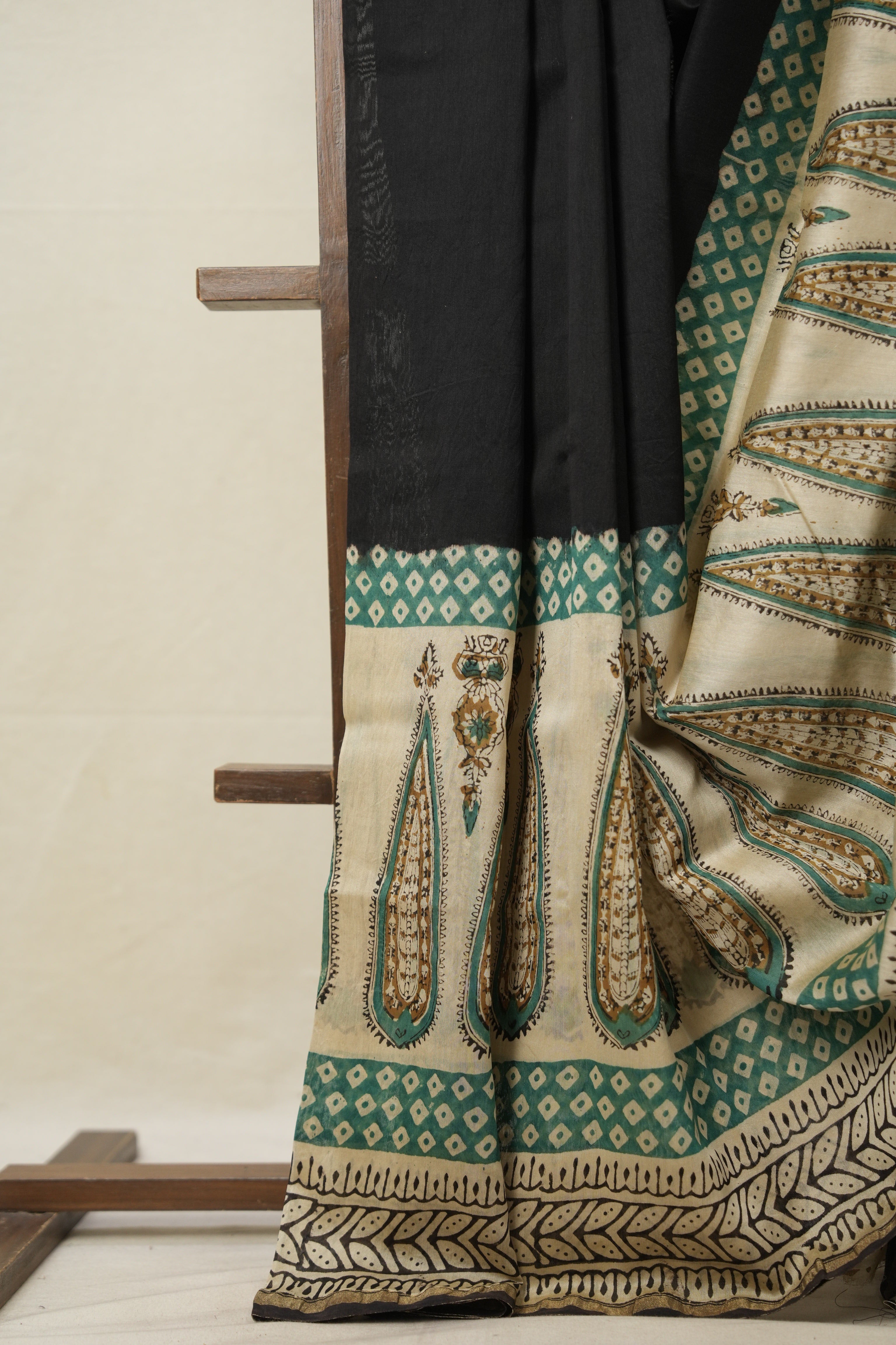 Black HBP Cotton Silk Saree With Chanderi Border - SRBCSS1374