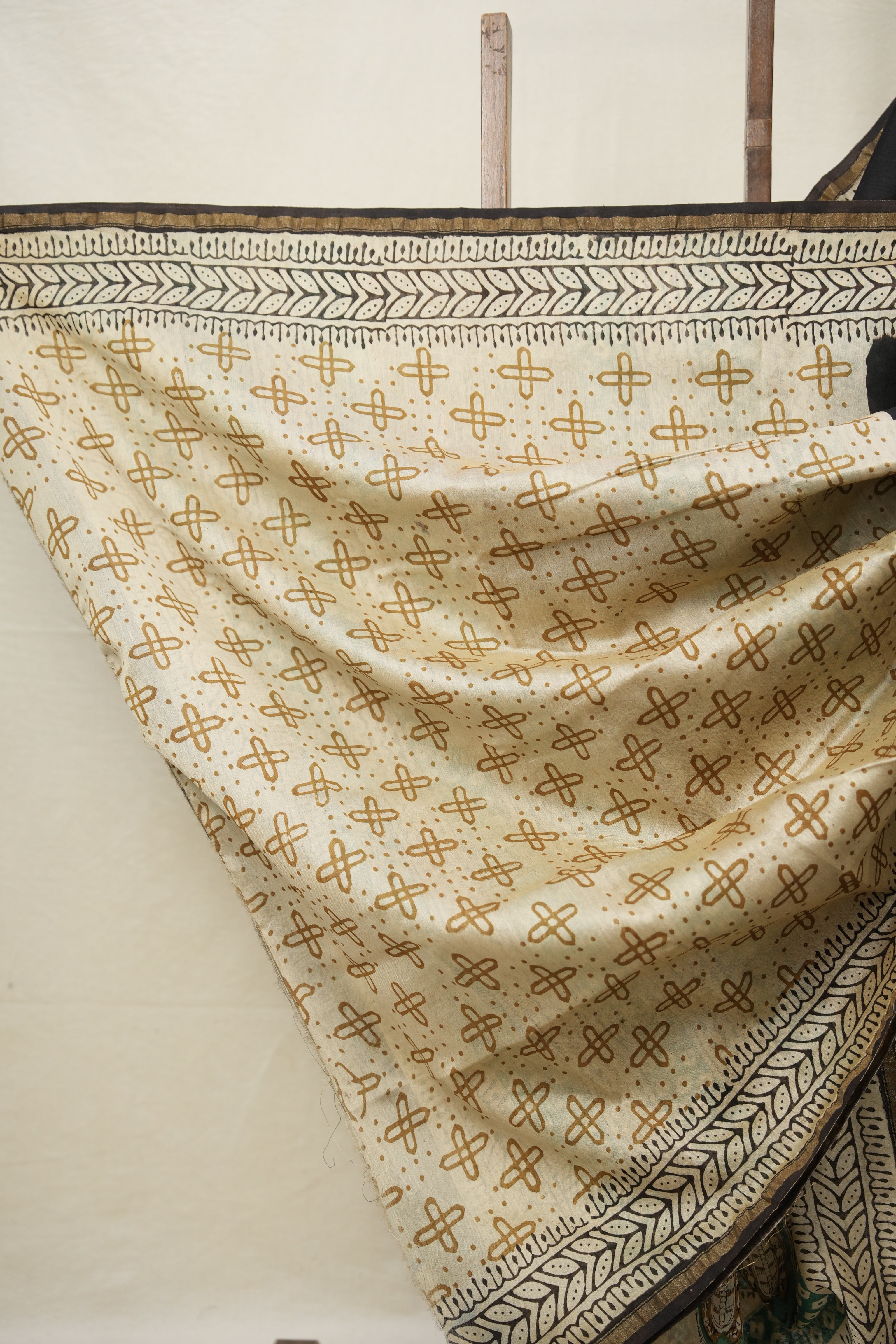 Black HBP Cotton Silk Saree With Chanderi Border - SRBCSS1374