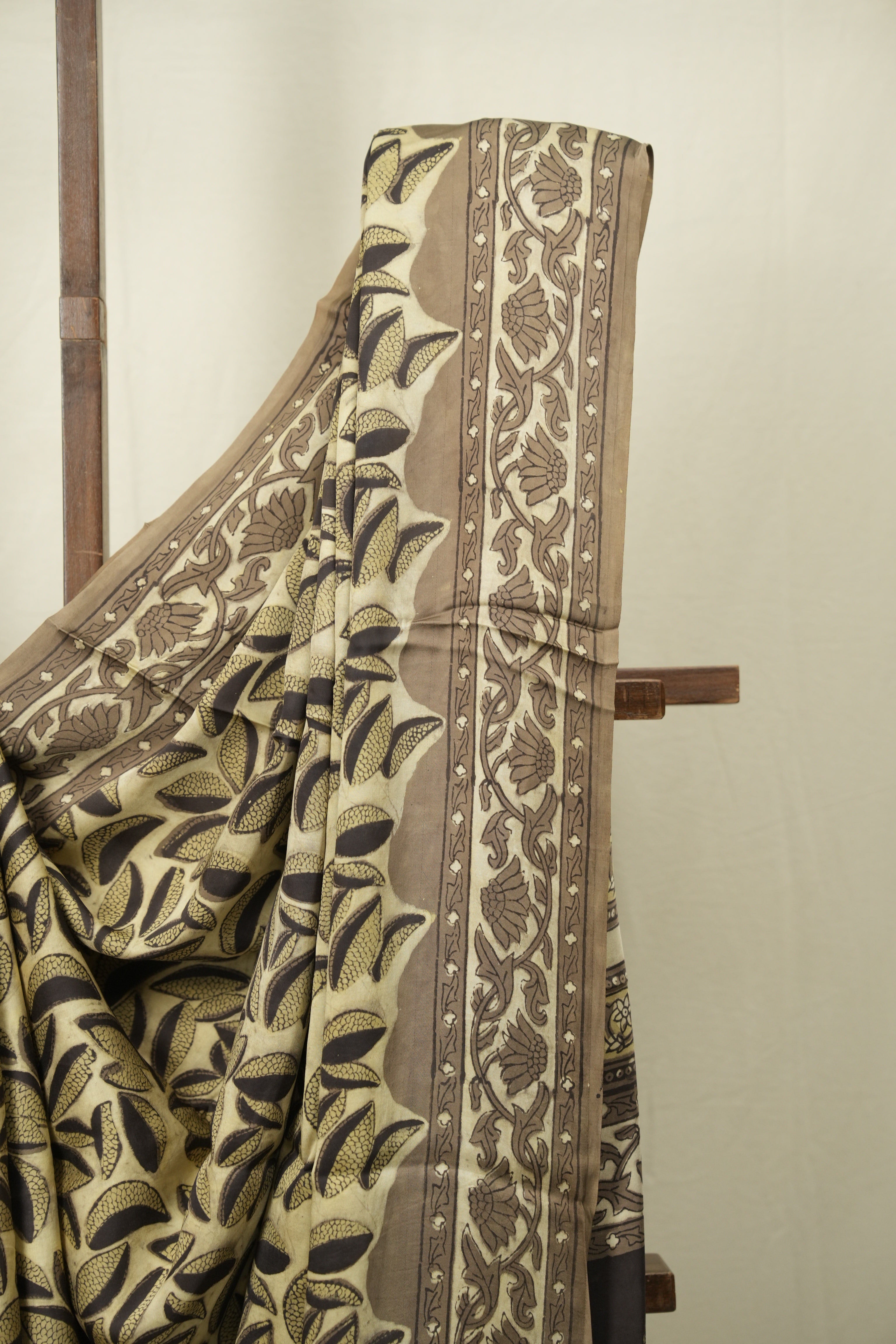 Beige HBP Modal Silk Saree - SRBMSS709
