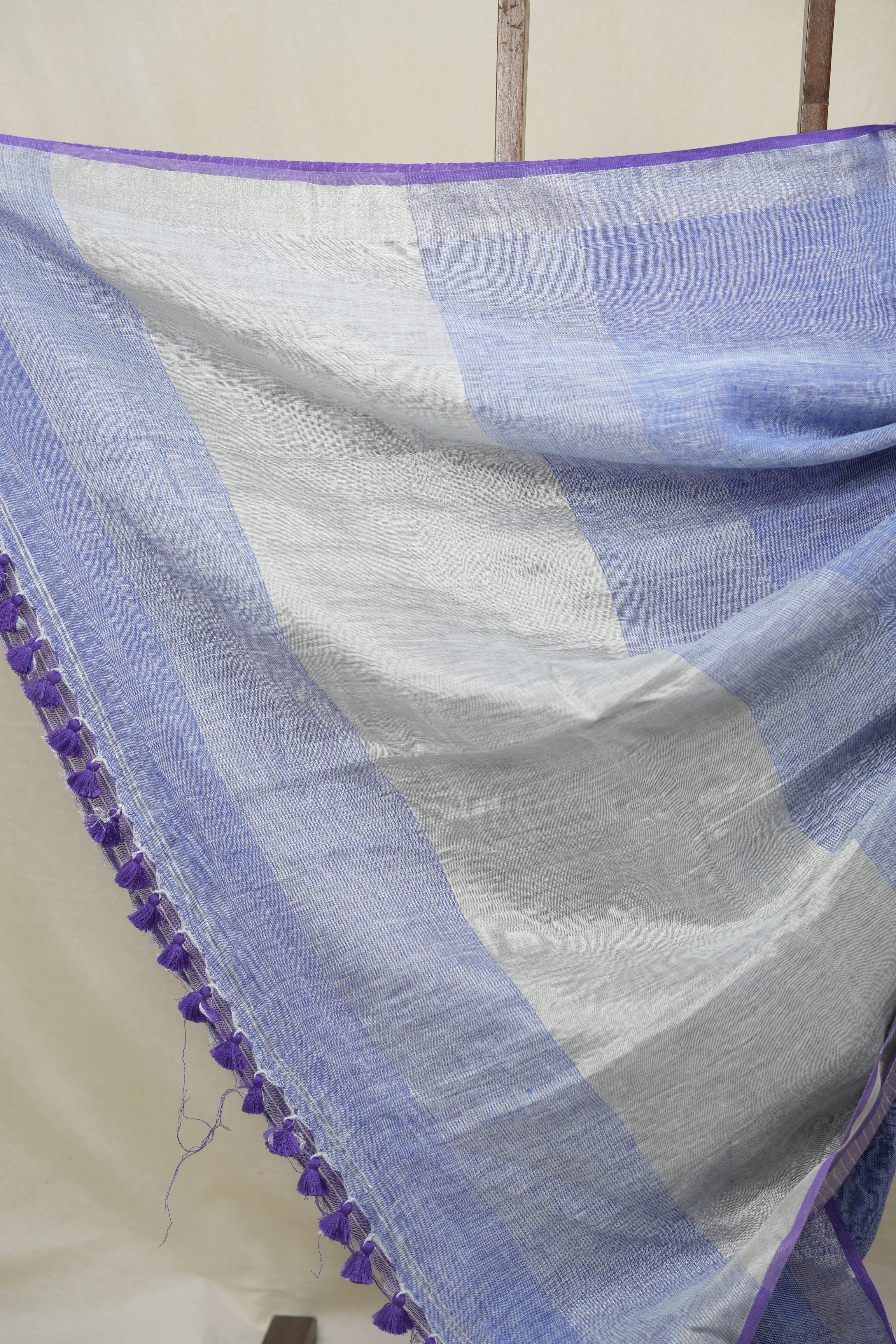 Blue Plain Linen Saree With Purple Tassels - SRBPLS472