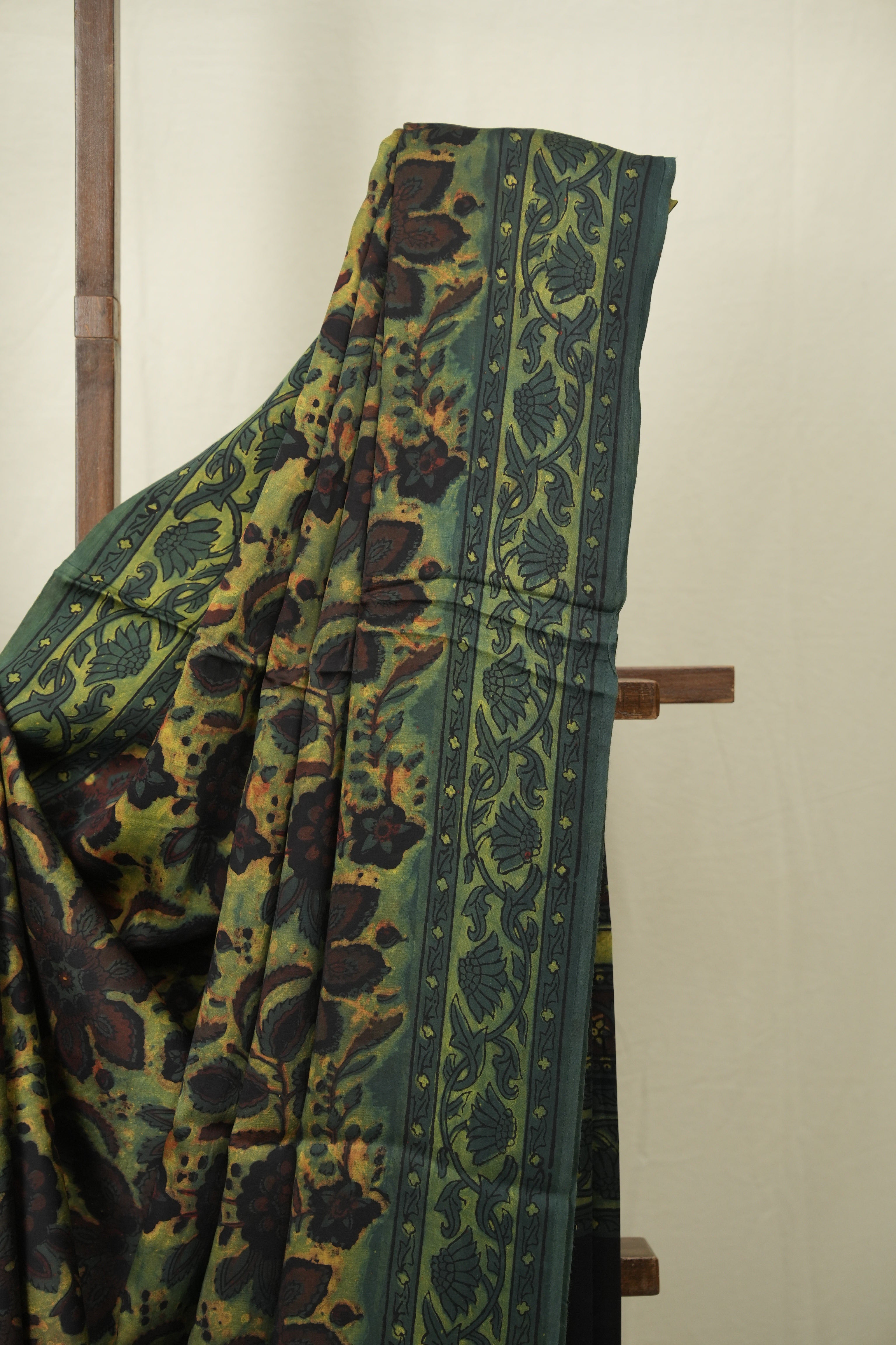 Green HBP Modal Silk Saree - SRGMSS706