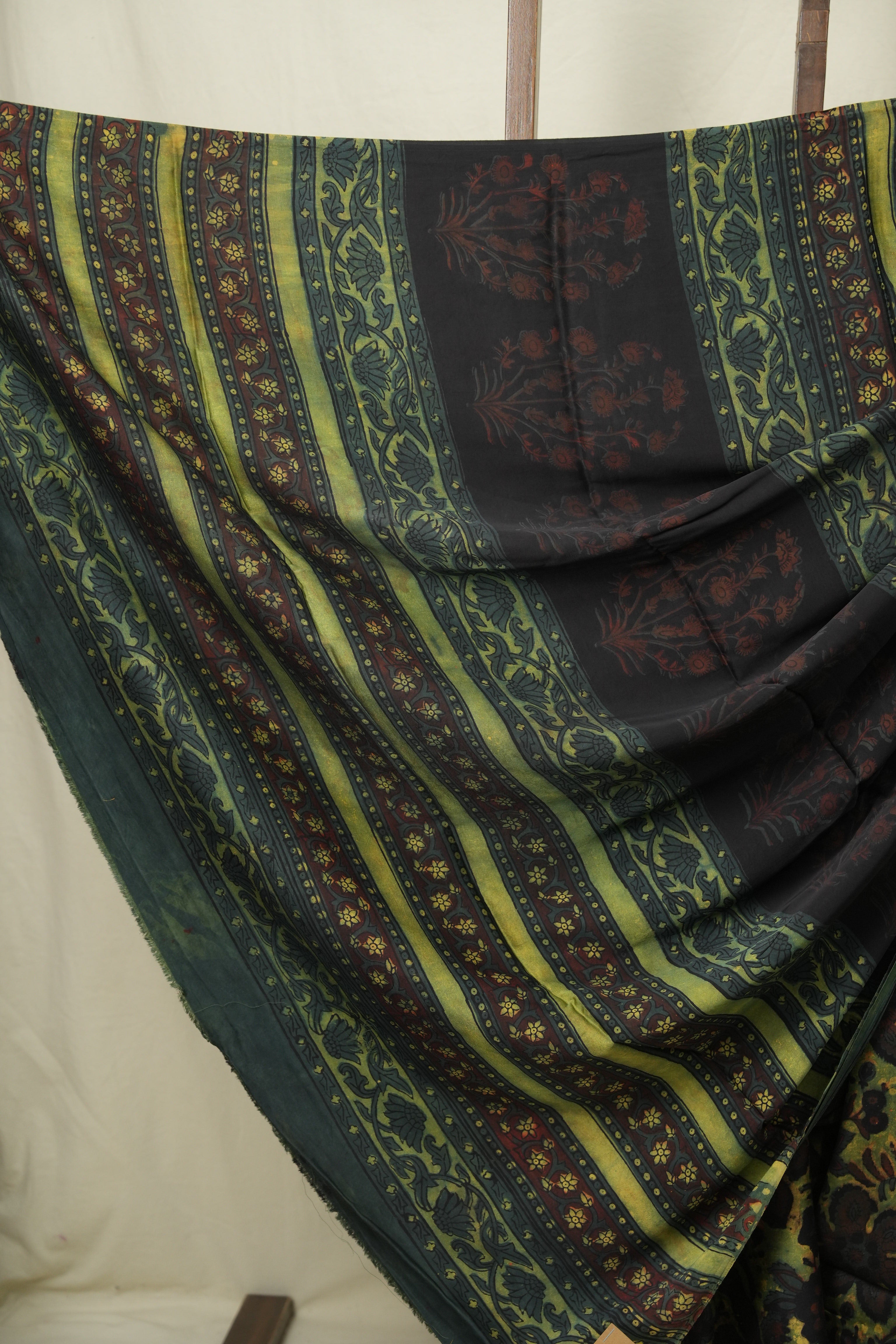 Green HBP Modal Silk Saree - SRGMSS706