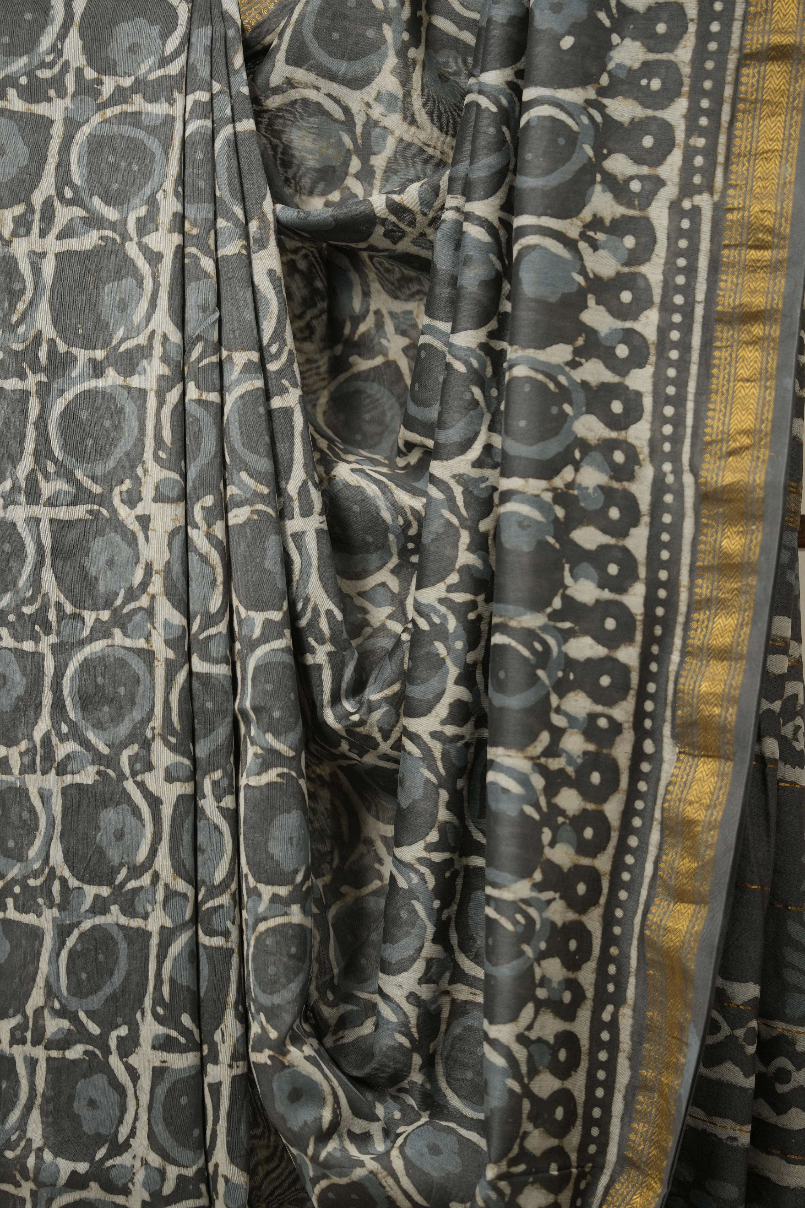 Grey HBP Cotton Silk Saree With Maheshwari Border - SRGCSS1386