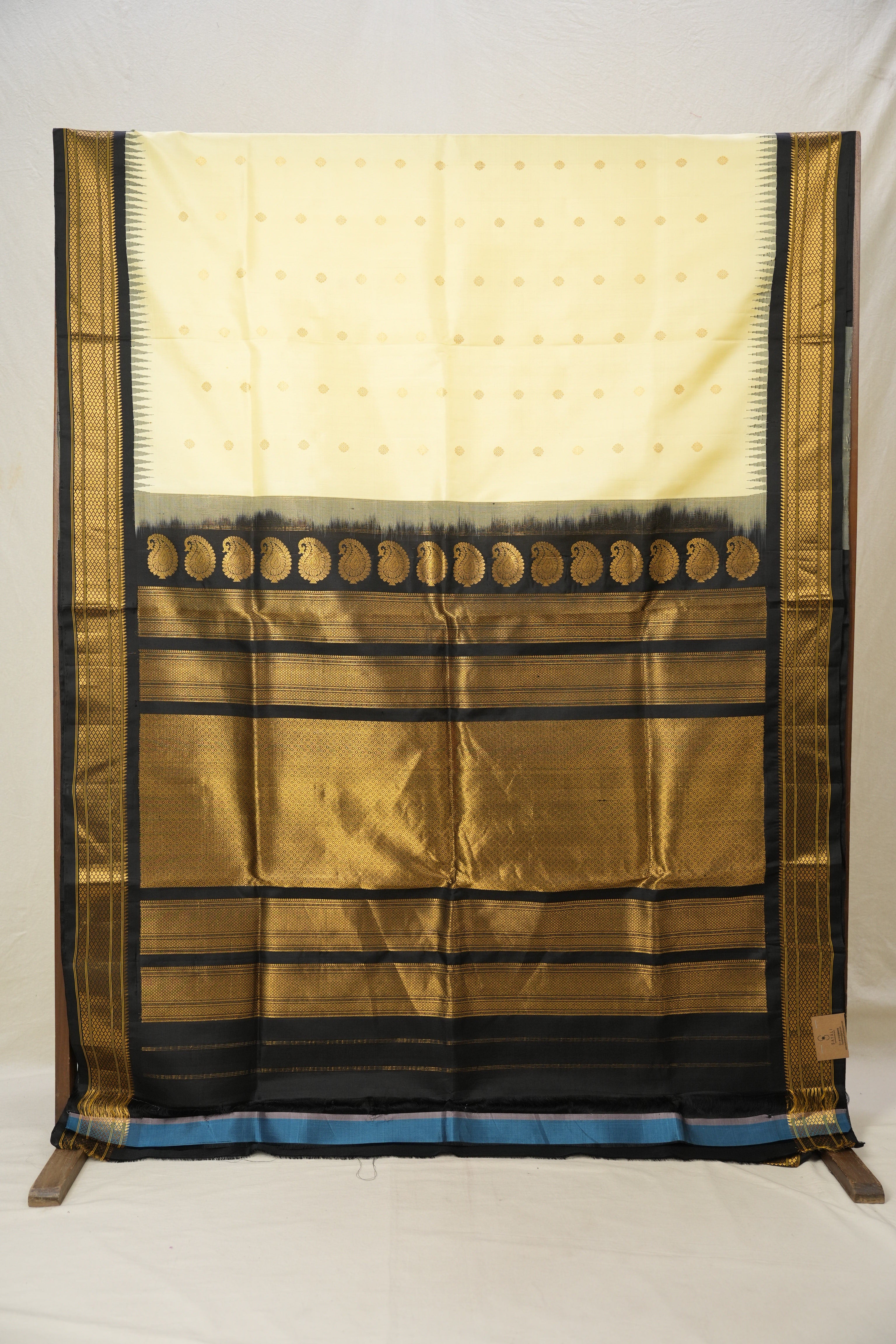 Cream Yellow Gadwal Silk Saree - SRCYGSS607