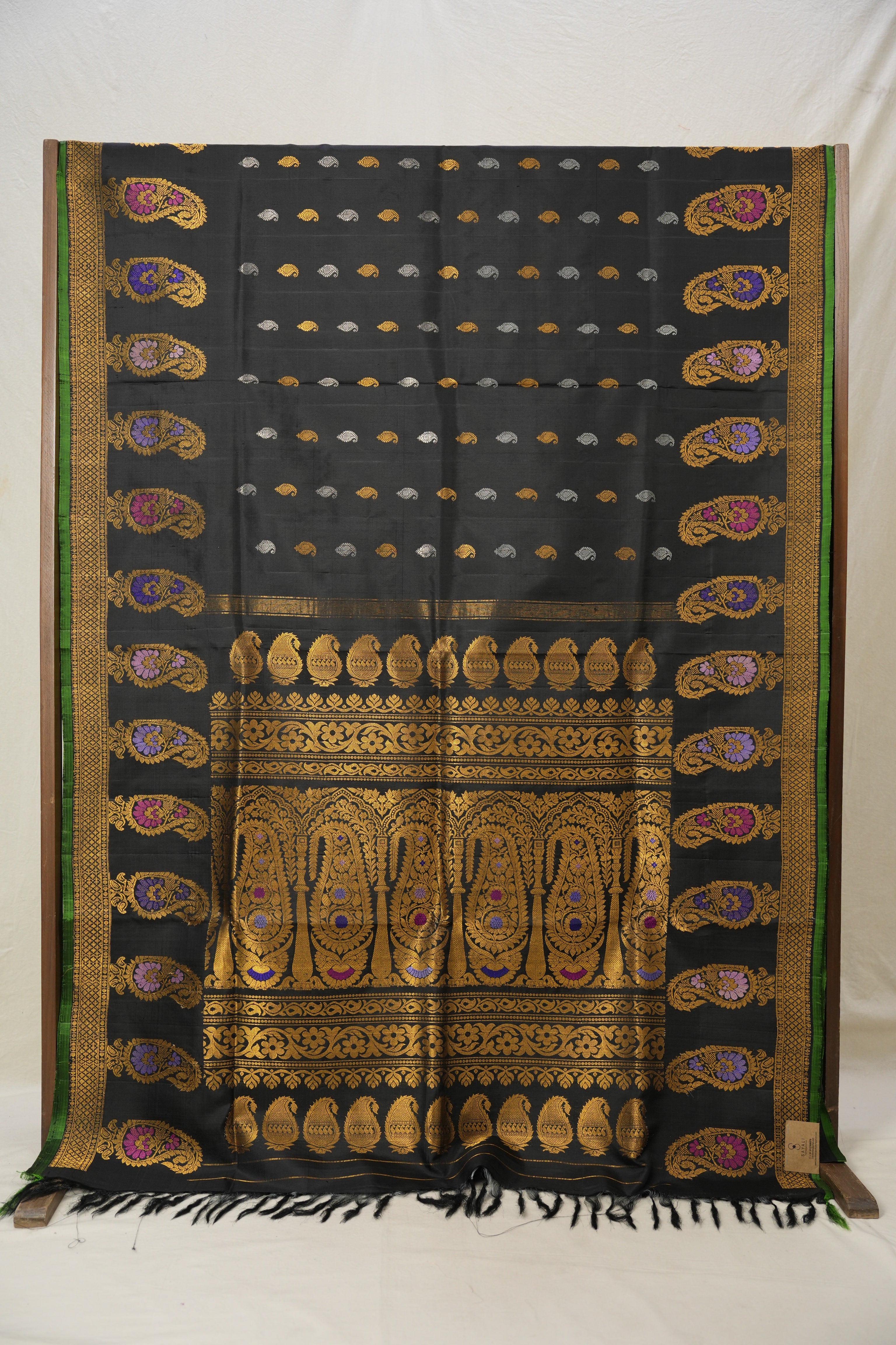 Black Gadwal Silk Saree - SRBGSS377