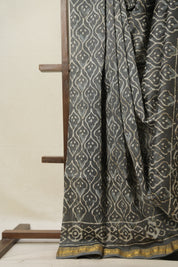 Grey HBP Cotton Silk Saree With Maheshwari Border - SRGCSS1385