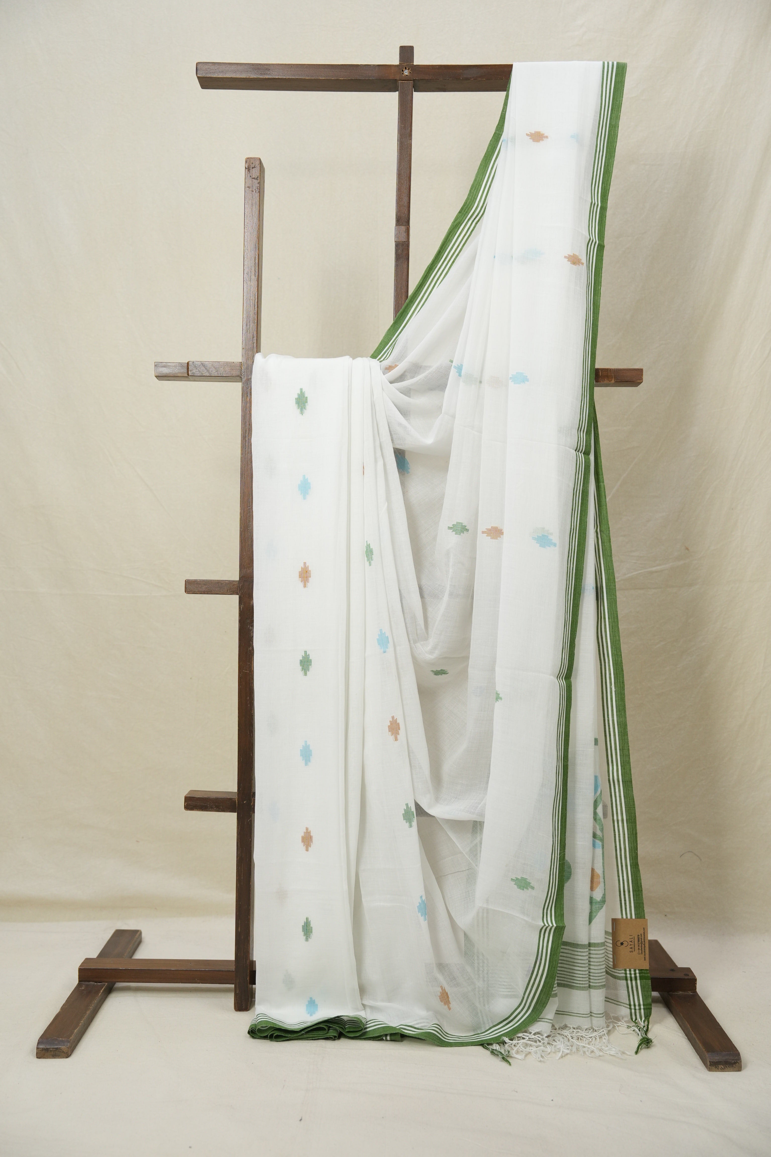White Mul Bengal Cotton Jamdani Saree - SRWMBCJS211