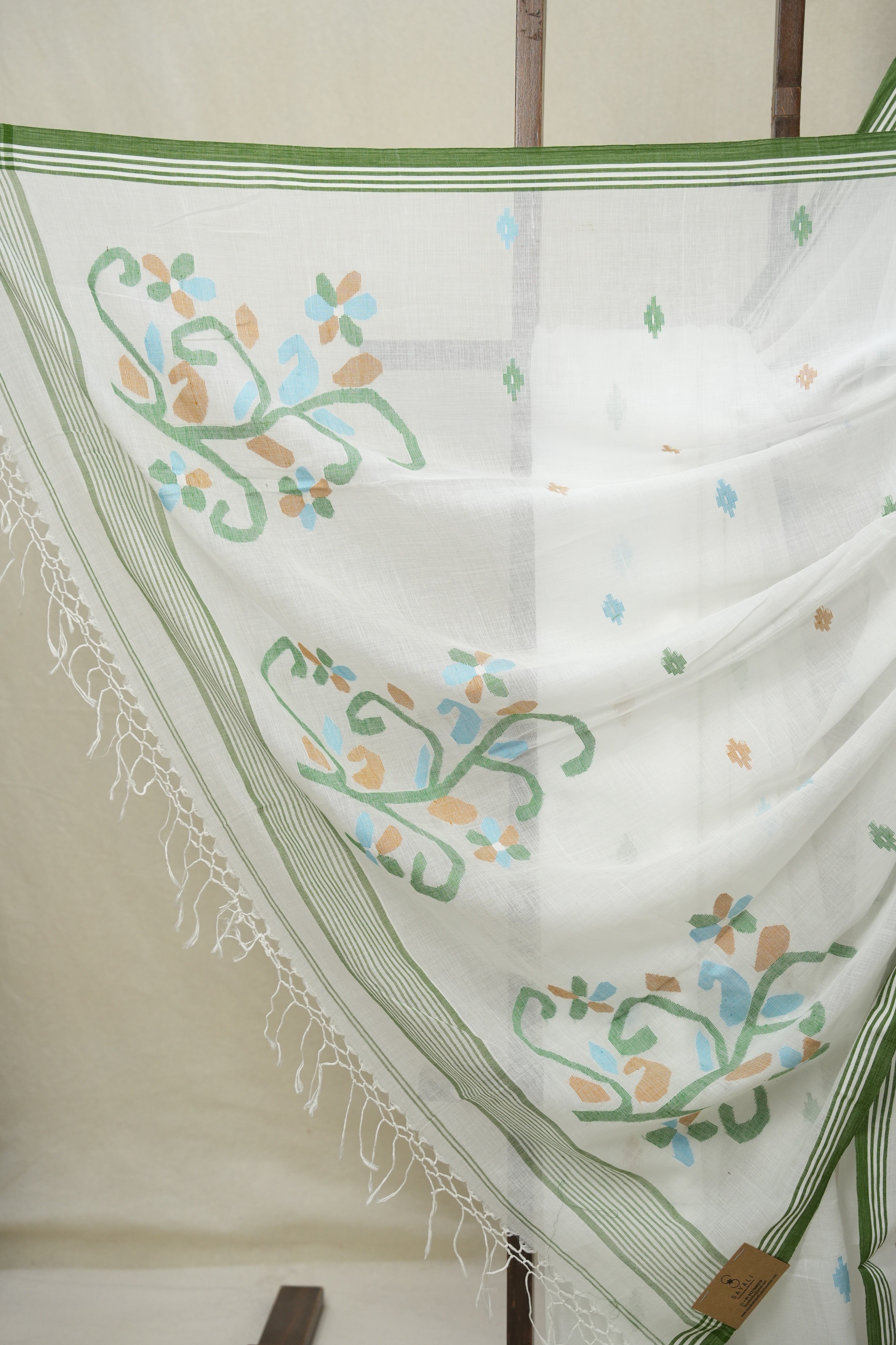White Mul Bengal Cotton Jamdani Saree - SRWMBCJS211