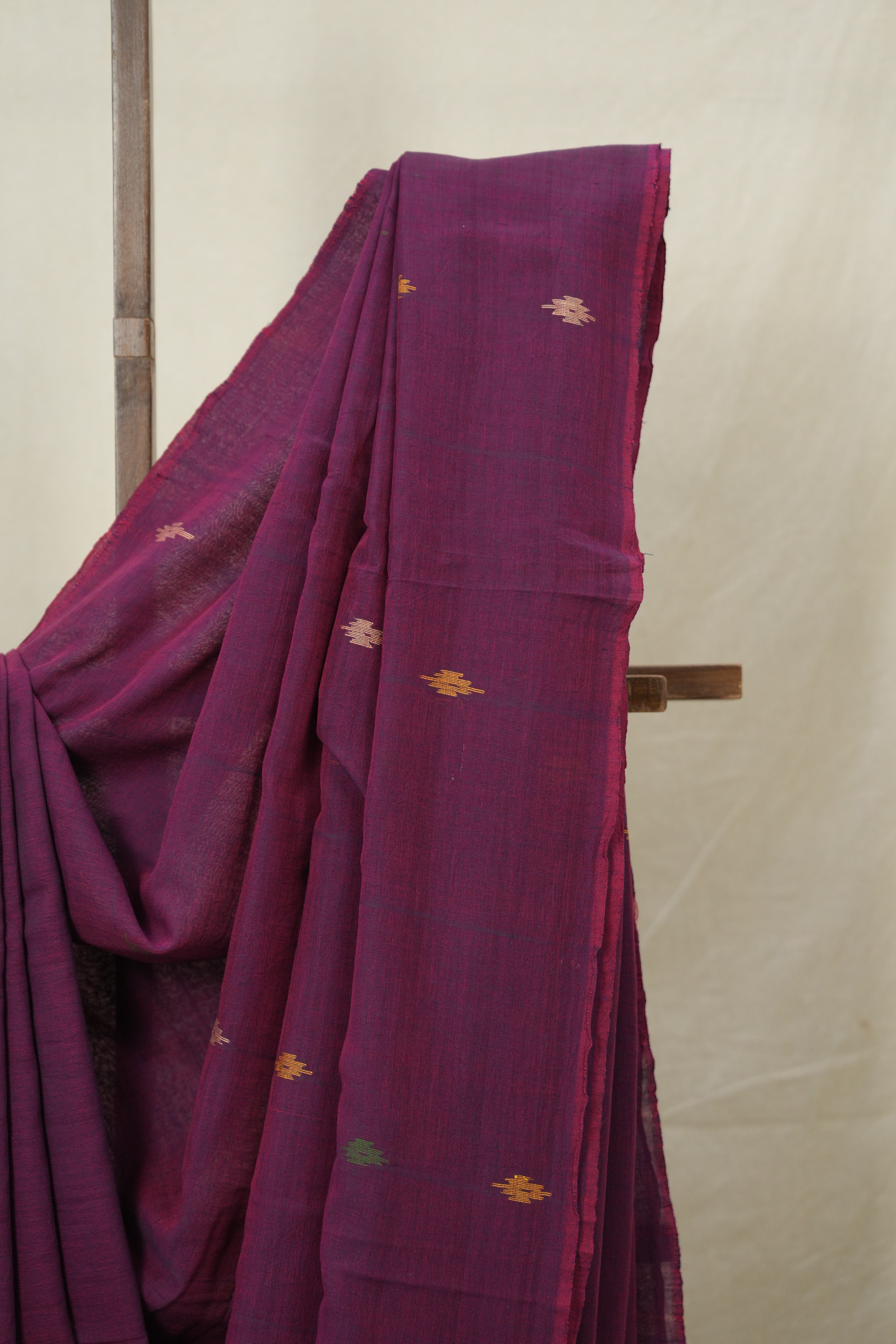 Two Tone Magenta Mul Bengal Cotton Jamdani Saree - SRTTMMBCJS213