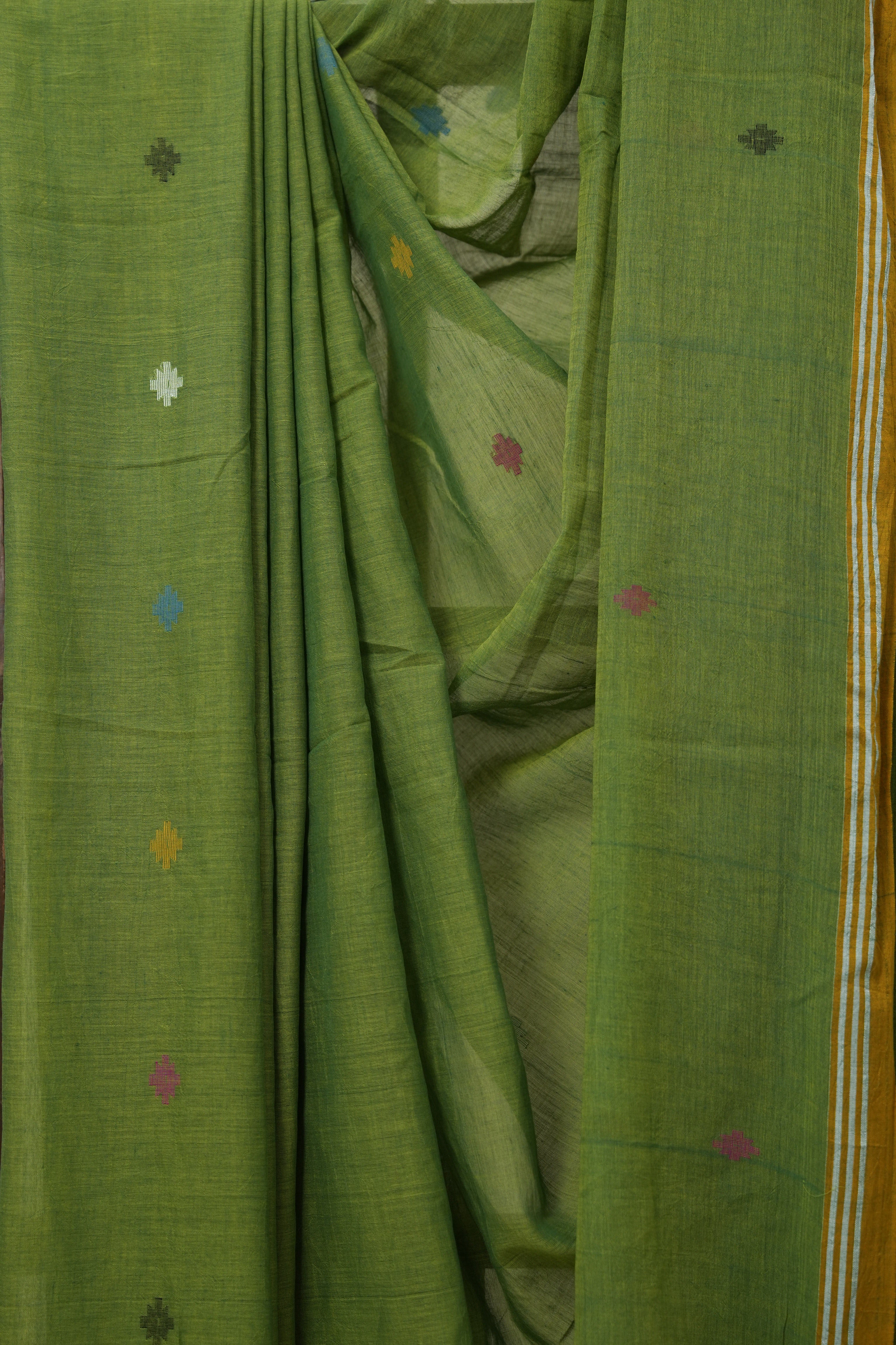 Leaf Green Mul Bengal Cotton Jamdani Saree - SRLGBCJS215