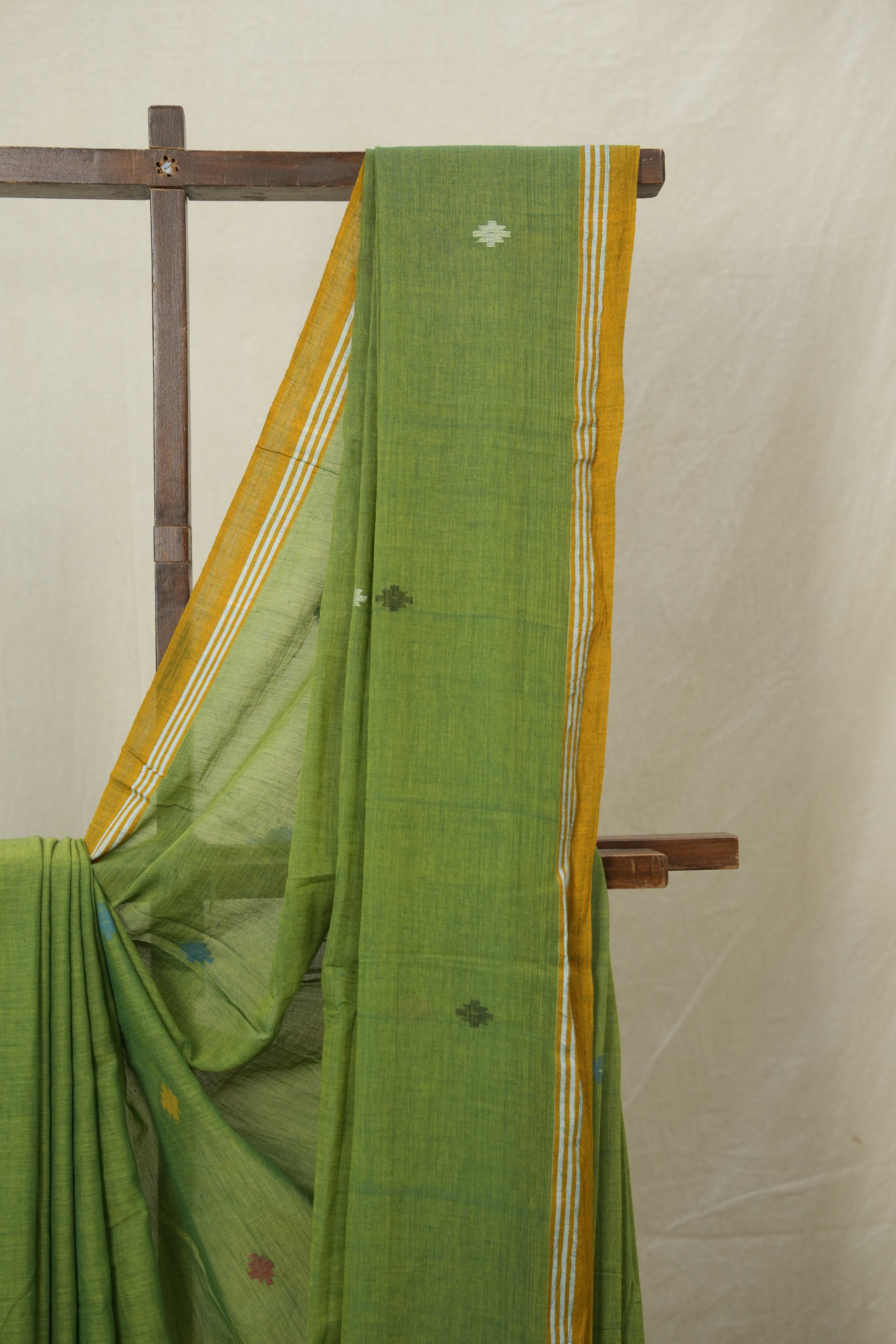 Leaf Green Mul Bengal Cotton Jamdani Saree - SRLGBCJS215