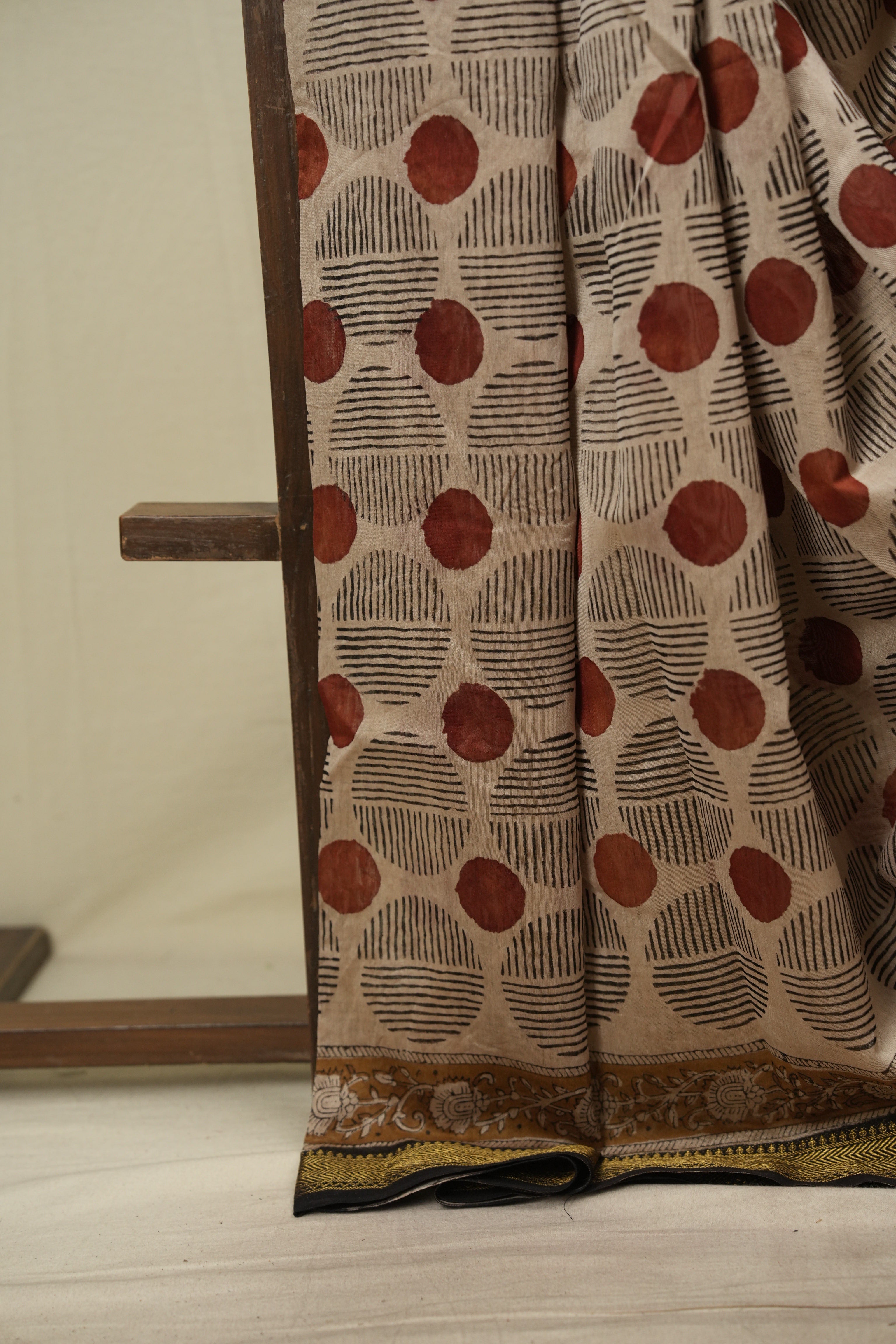 Cream HBP Cotton Silk Saree With Maheshwari Border - SRCCSS1831