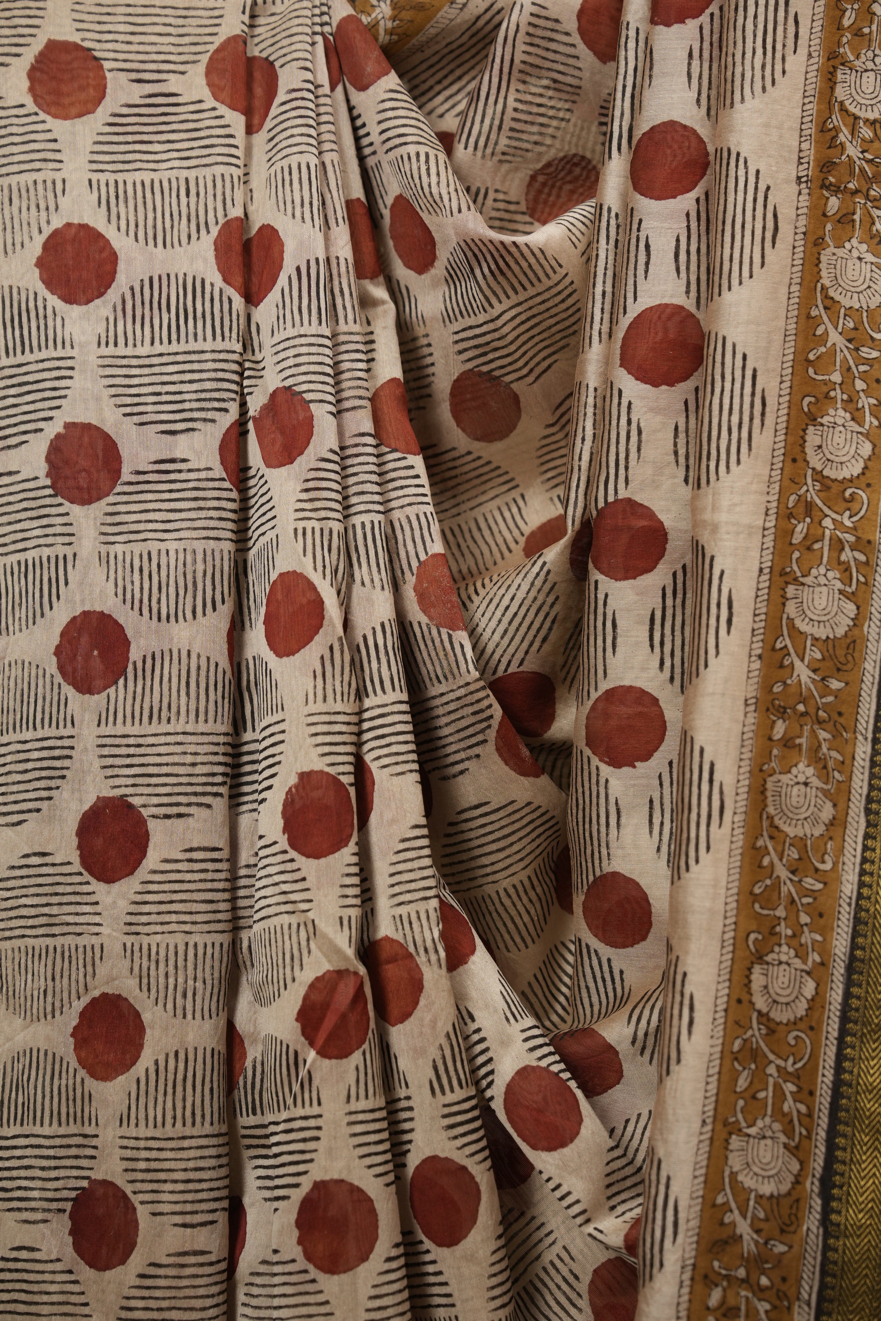 Cream HBP Cotton Silk Saree With Maheshwari Border - SRCCSS1831
