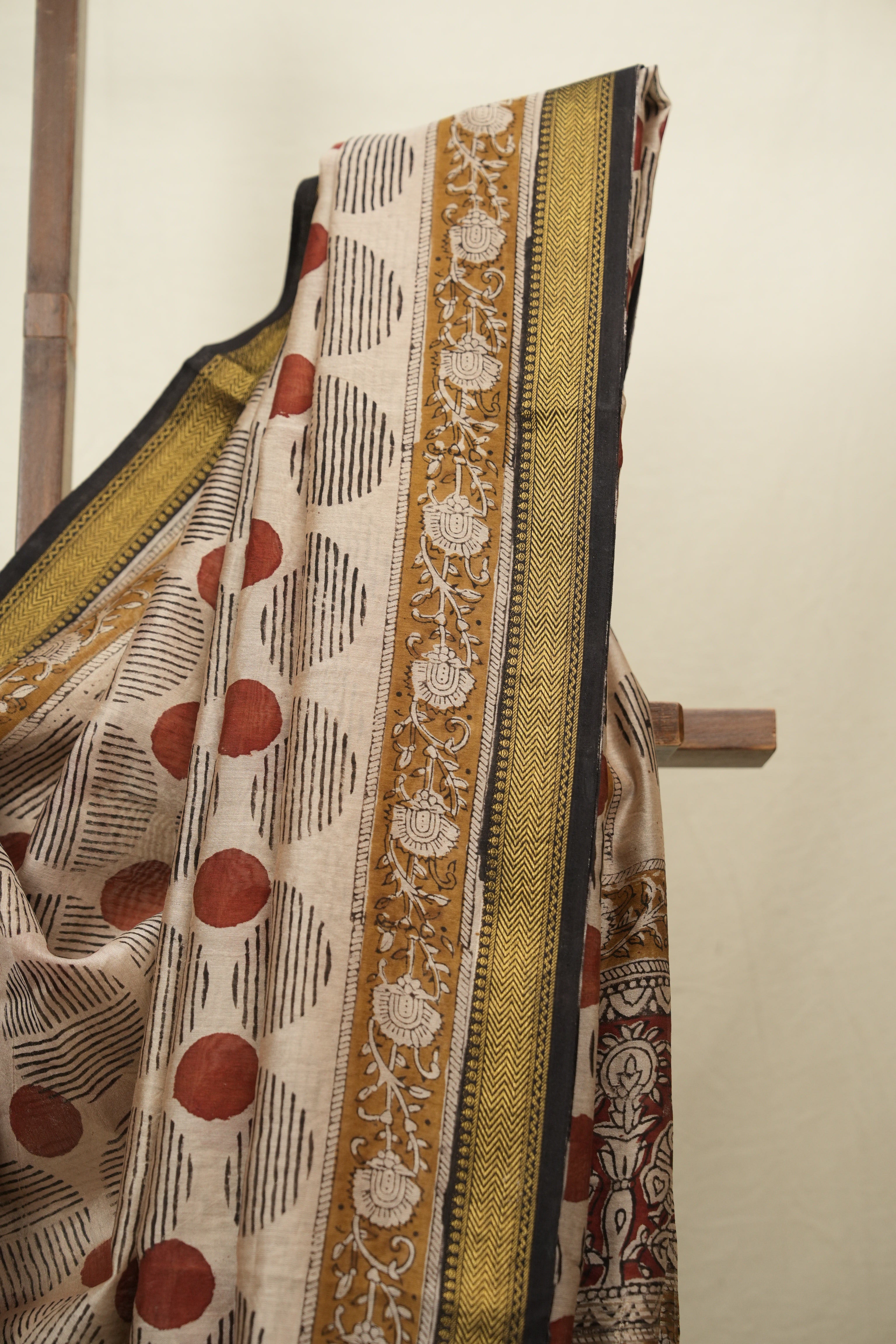 Cream HBP Cotton Silk Saree With Maheshwari Border - SRCCSS1831