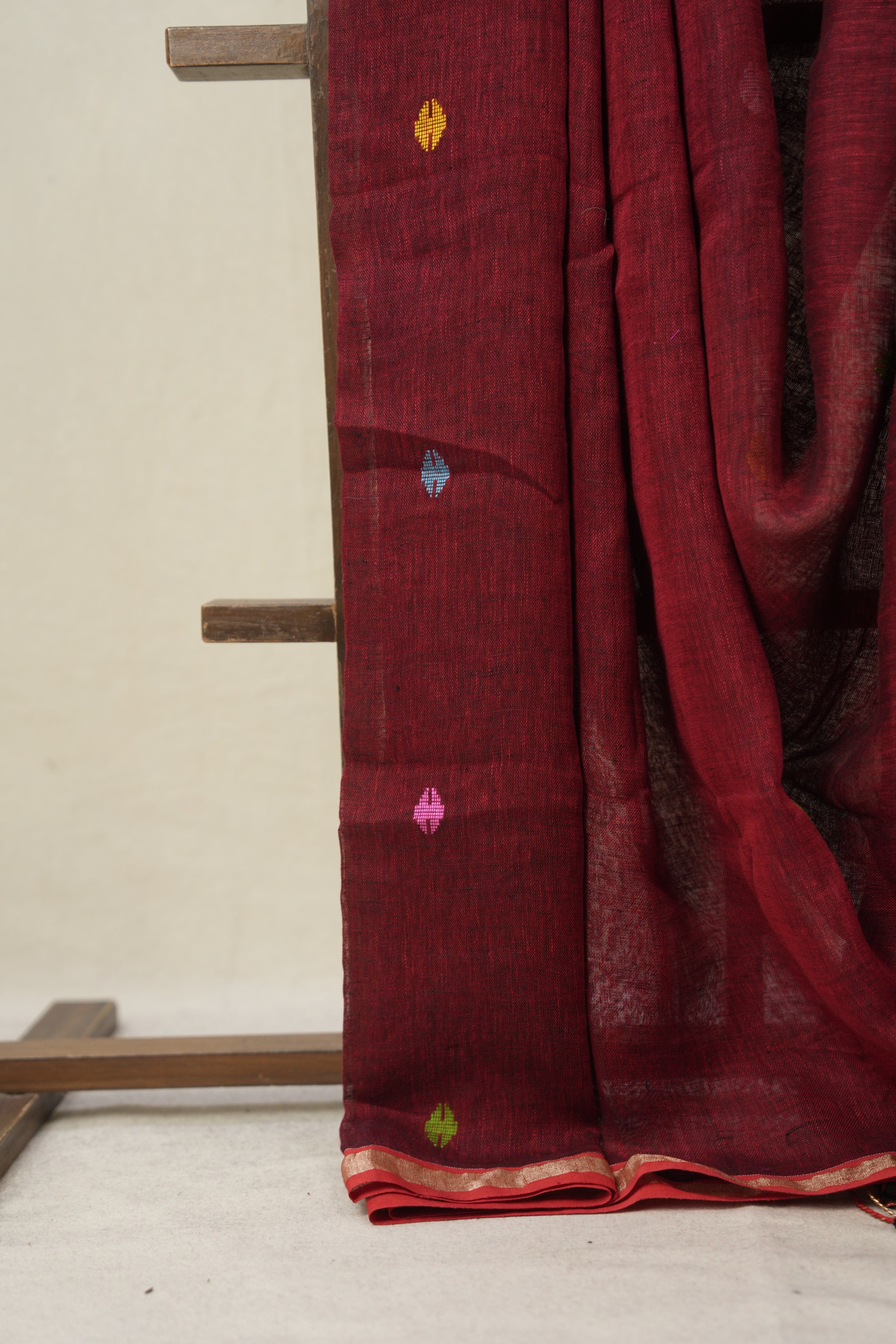 Maroon Linen Jamdani Saree - SPMLJS514