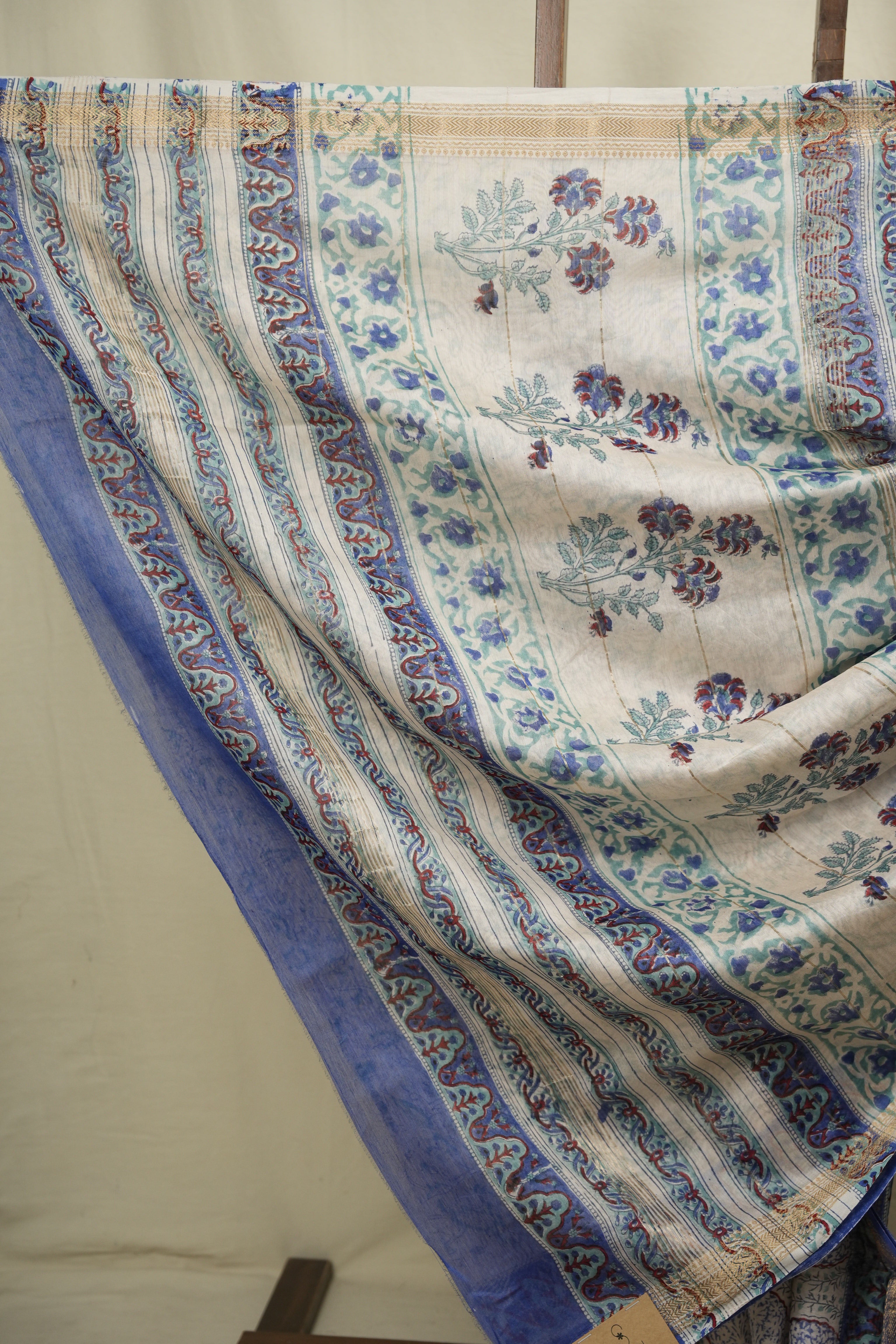 White HBP Cotton Silk Saree With Maheshwari Border - SRWCSS1825
