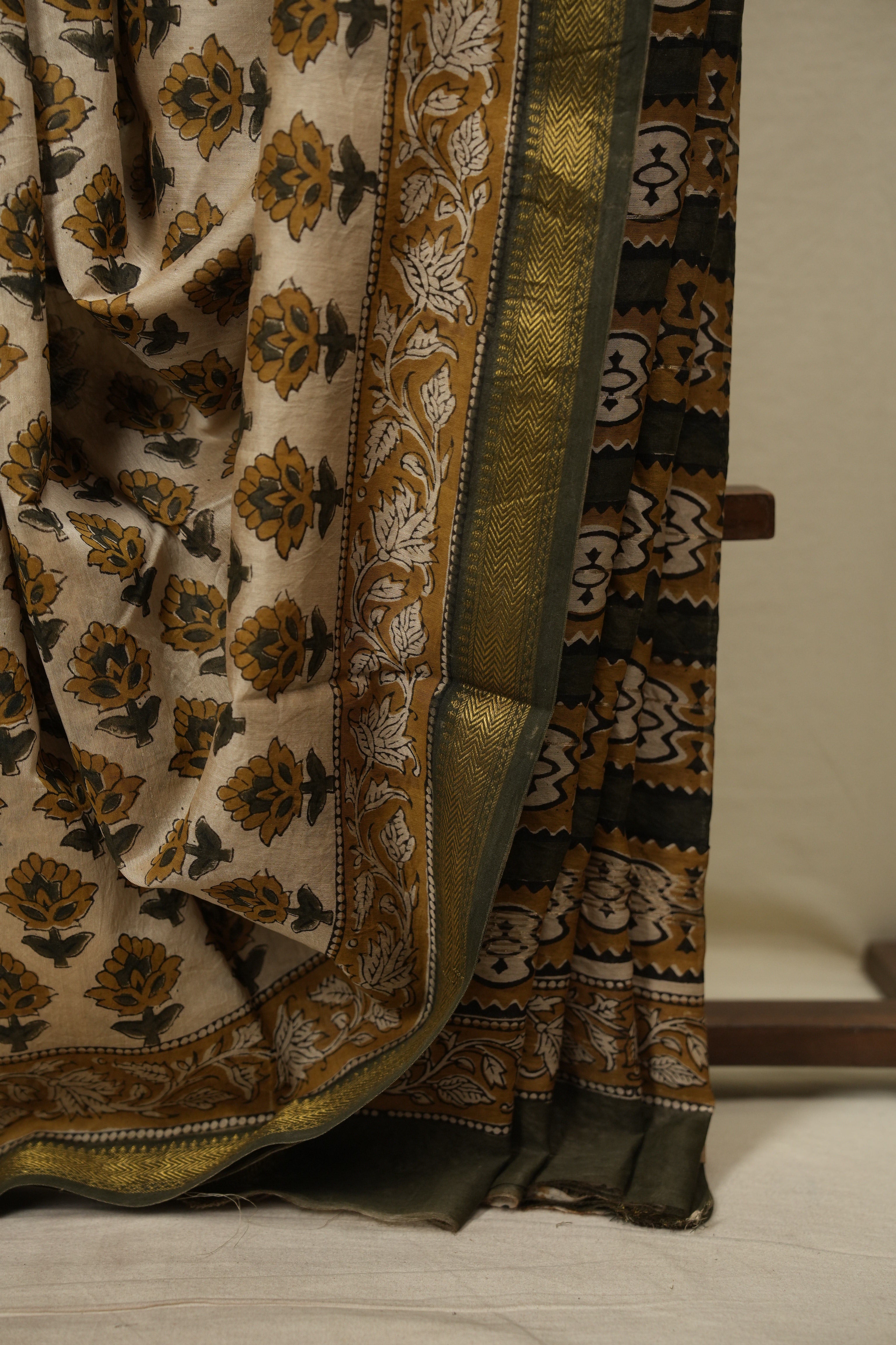 Cream HBP Cotton Silk Saree With Maheshwari Border - SRCCSS1819