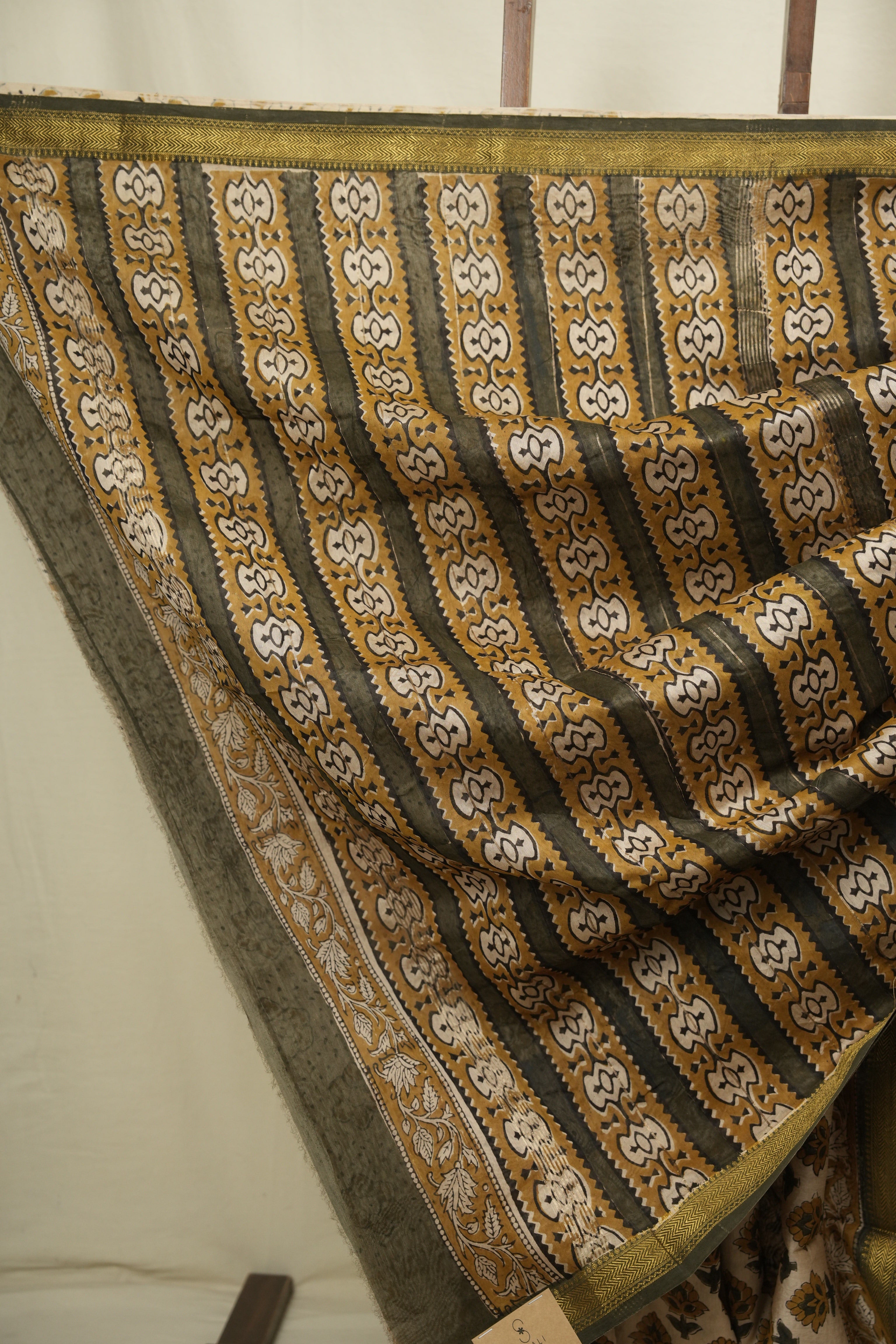 Cream HBP Cotton Silk Saree With Maheshwari Border - SRCCSS1819