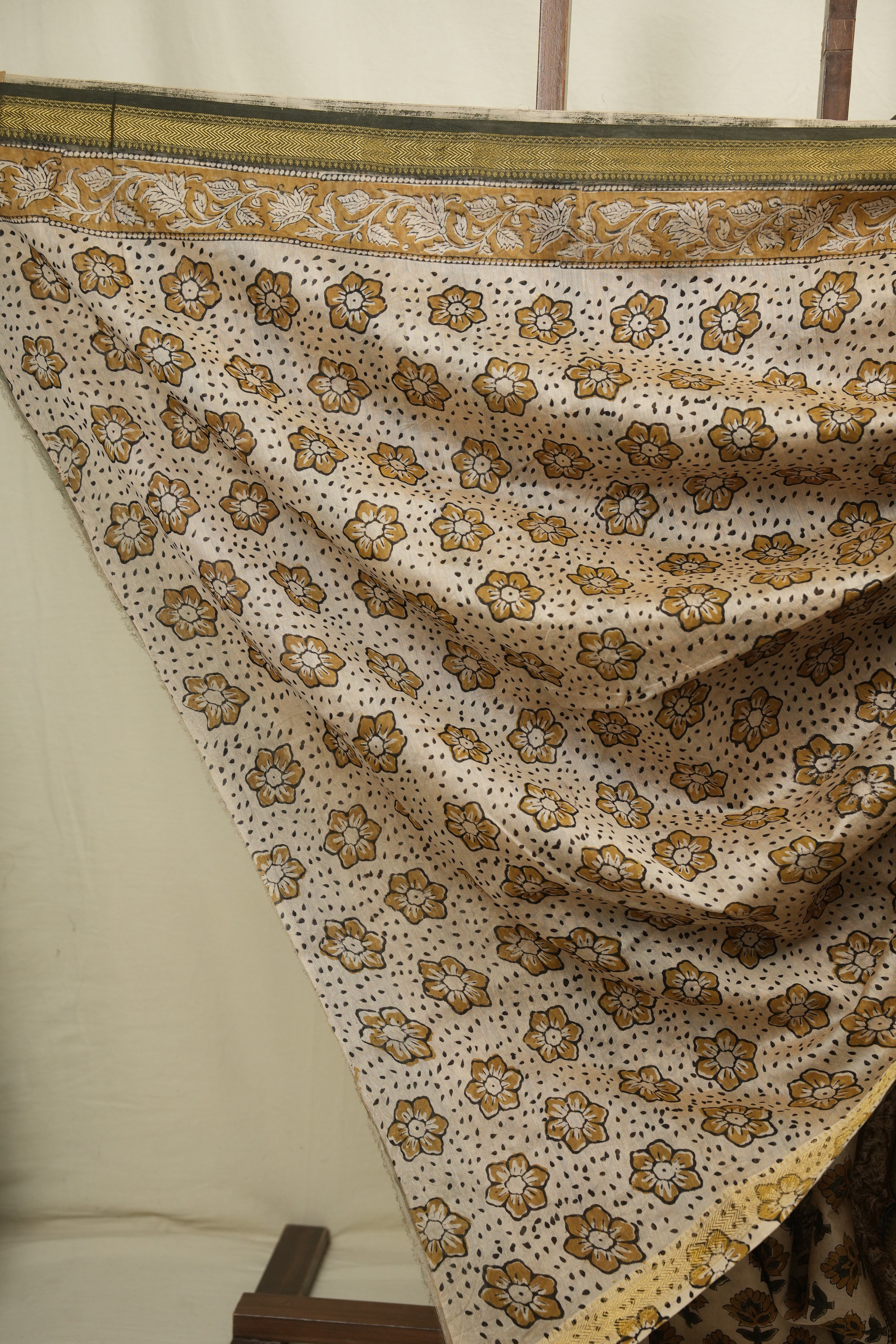 Cream HBP Cotton Silk Saree With Maheshwari Border - SRCCSS1819