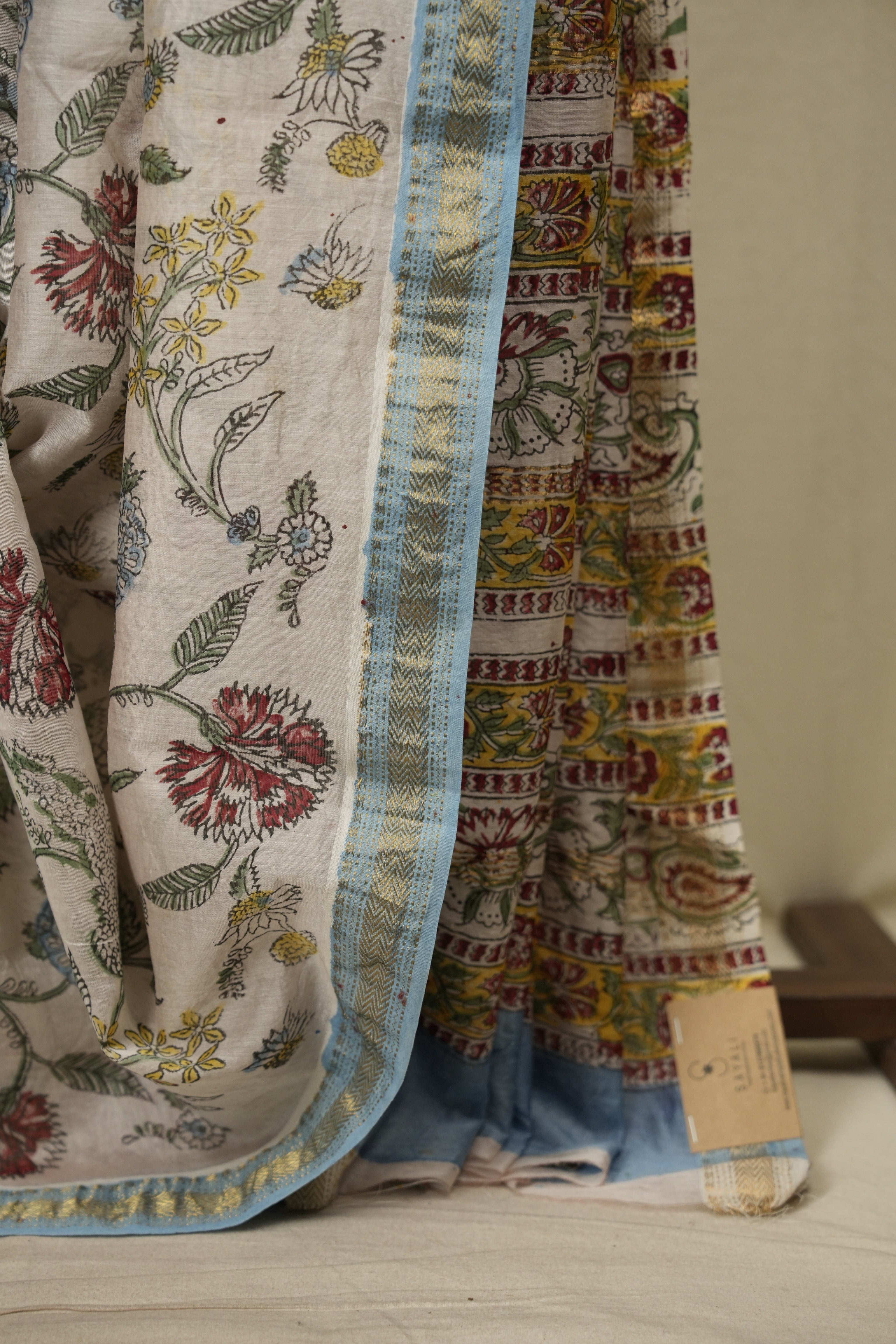White HBP Cotton Silk Saree With Maheshwari Border - SRWCSS1815