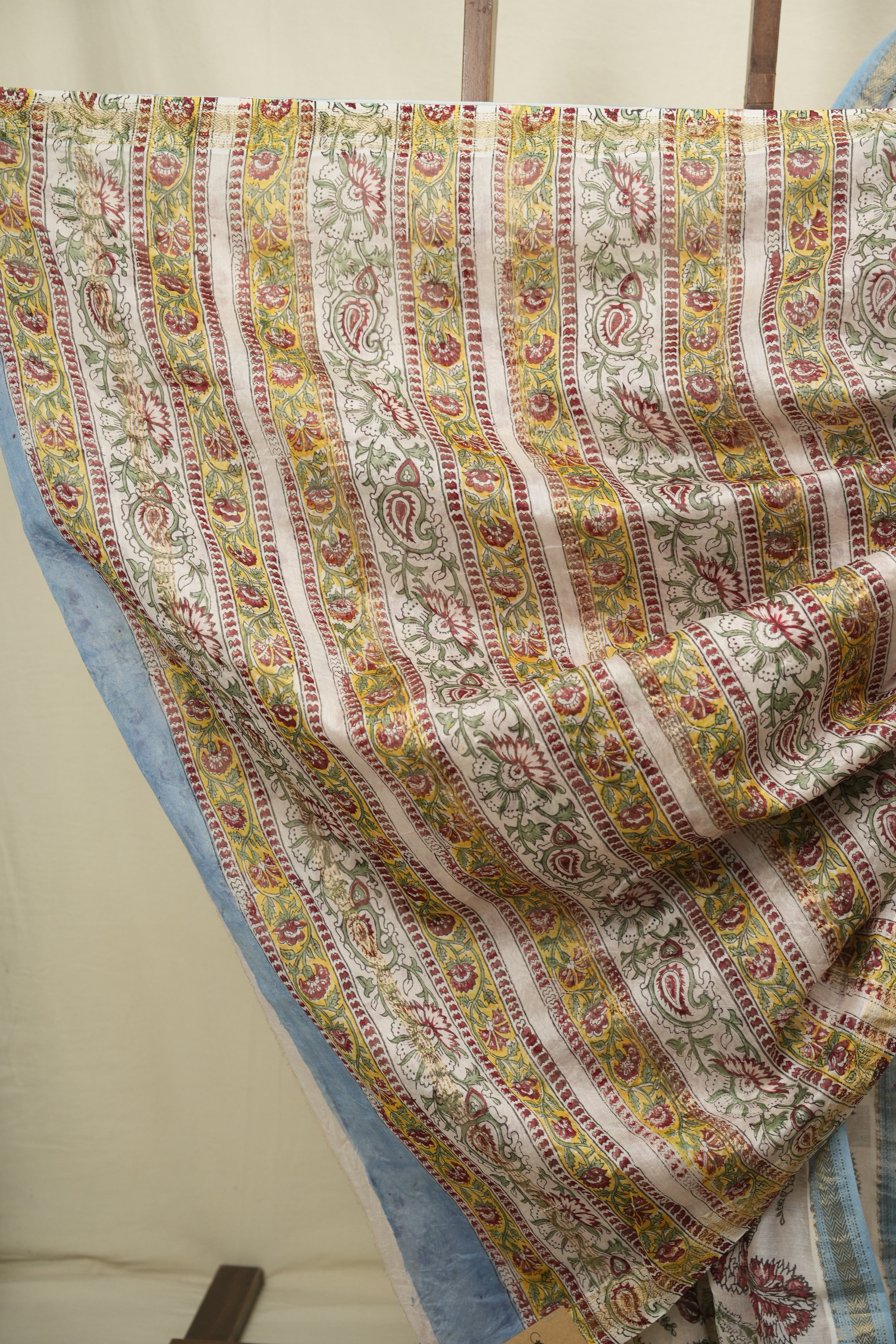 White HBP Cotton Silk Saree With Maheshwari Border - SRWCSS1815