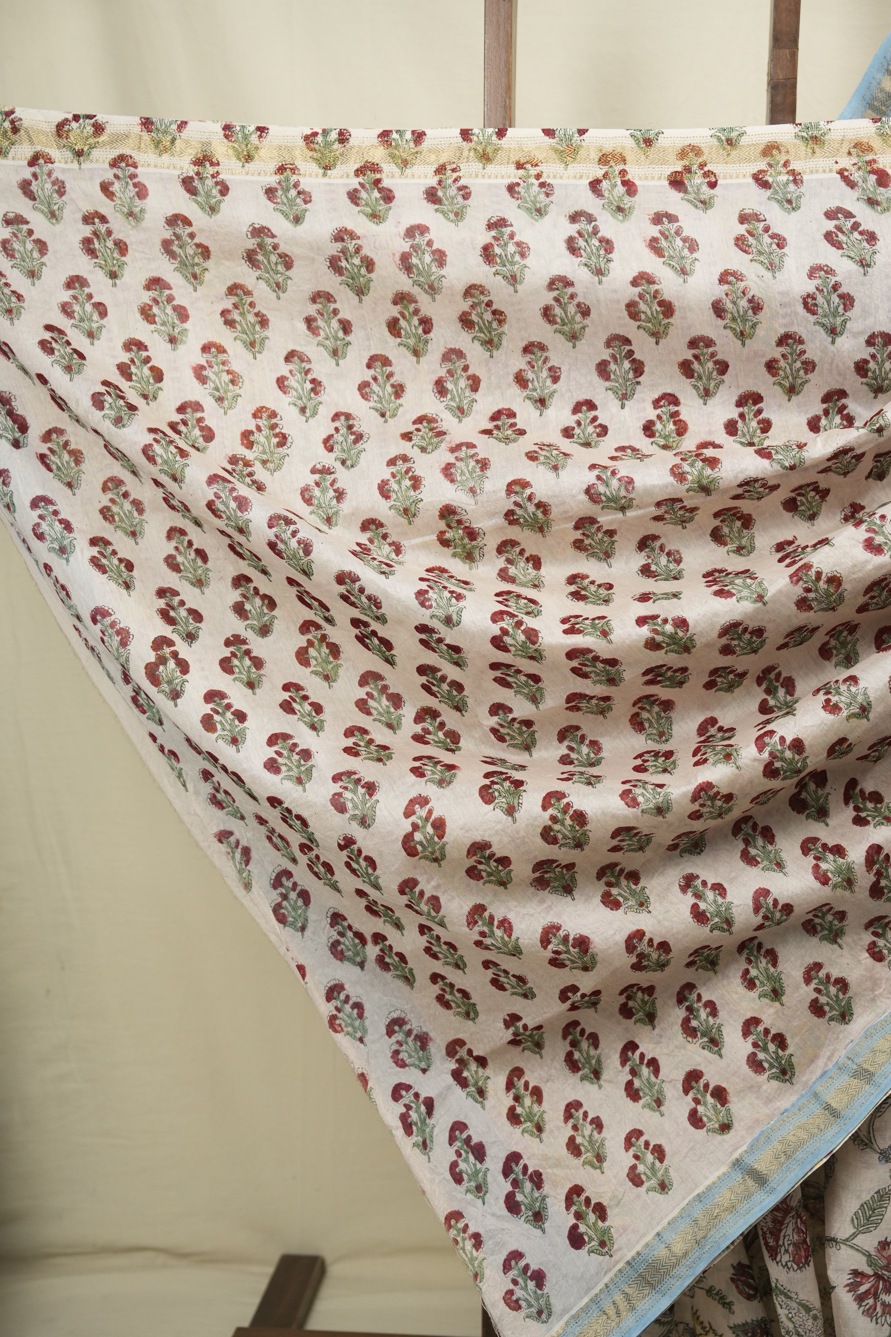 White HBP Cotton Silk Saree With Maheshwari Border - SRWCSS1815