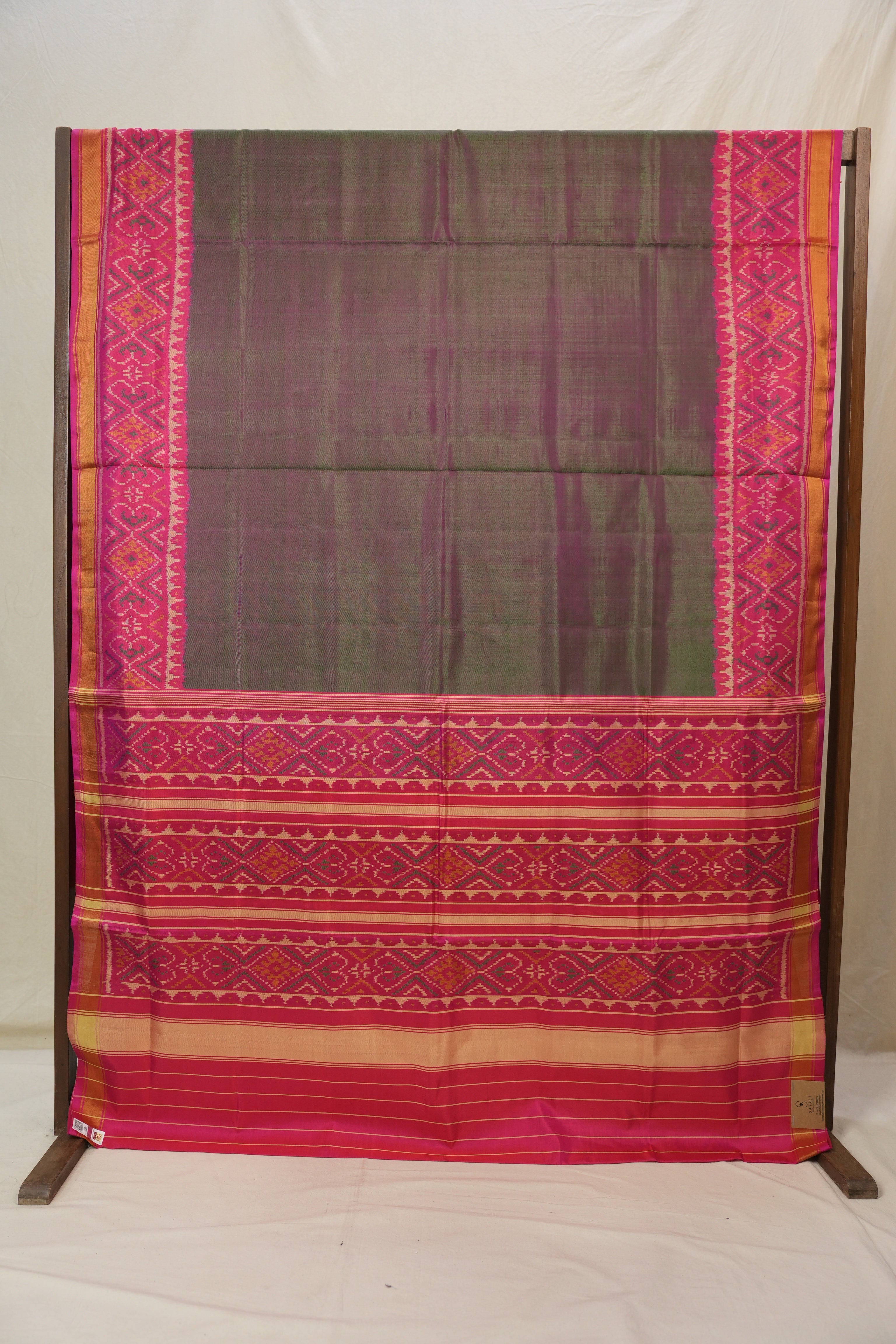 Dual Tone Rajkot Patola Silk Saree - SRMDTRPSS567