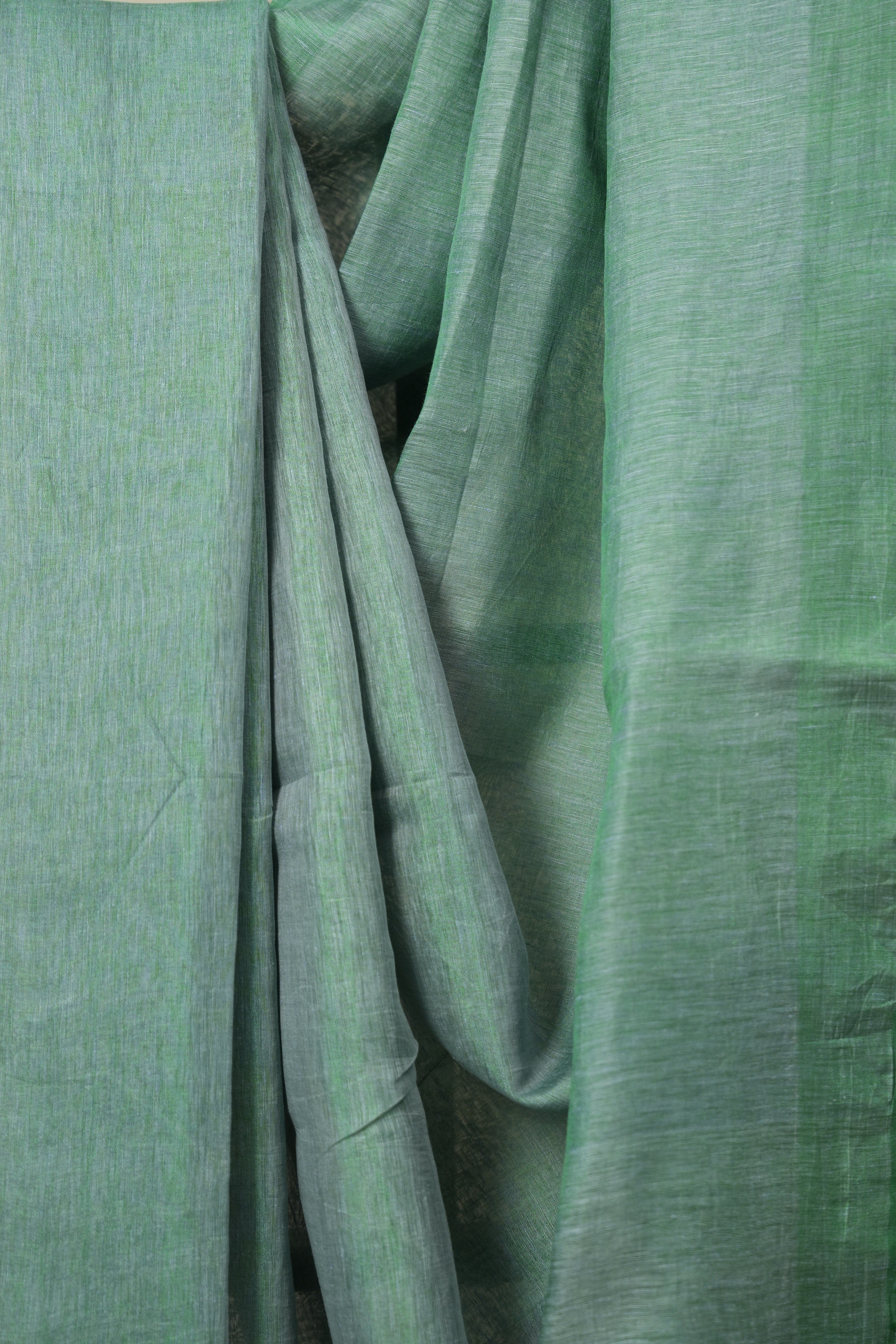 Two Tone Green Tissue Linen Saree With Tassels - SRTTGTLS282
