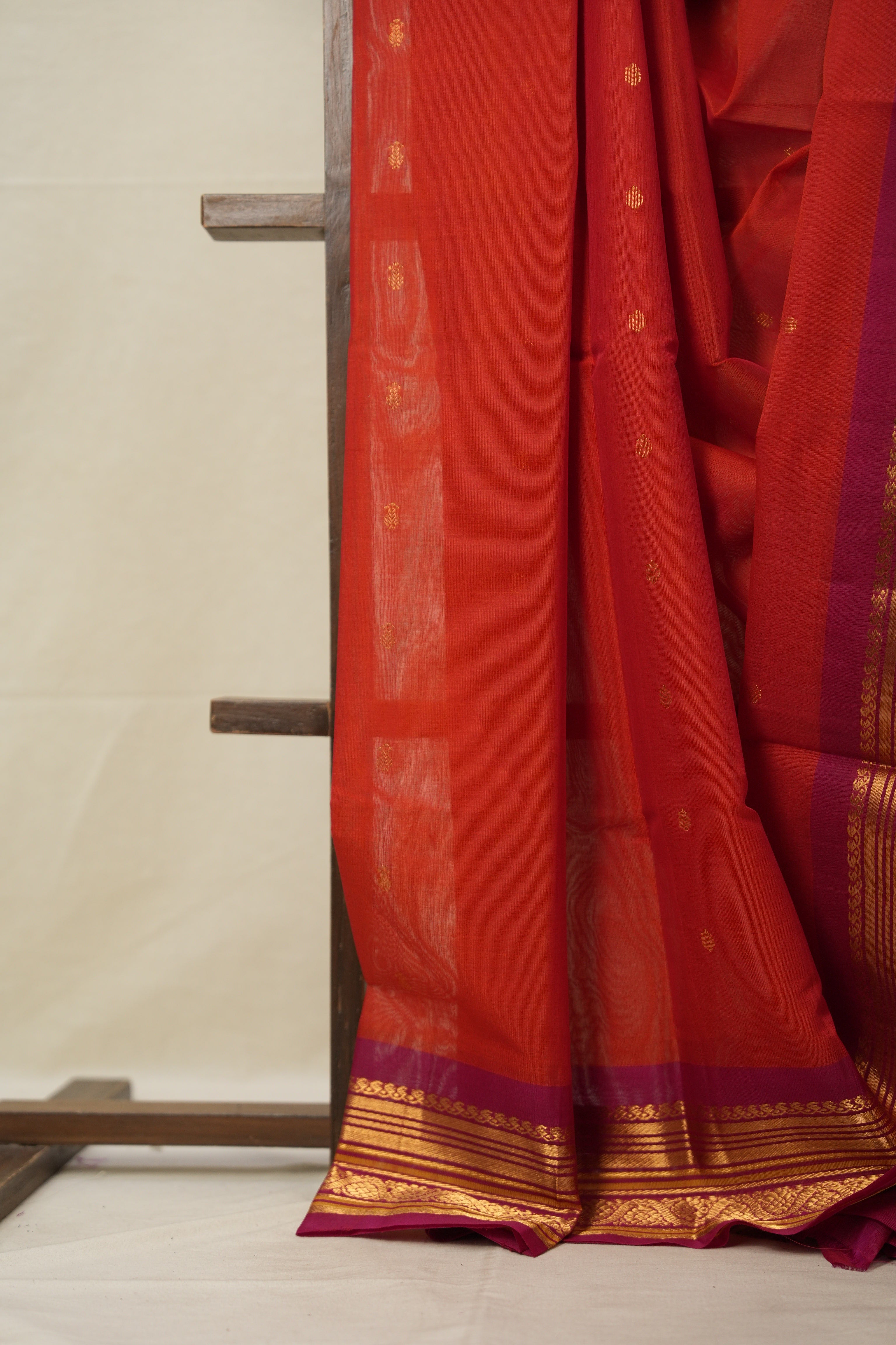 Red Gadwal Cotton Silk Saree - SRRGCSS136