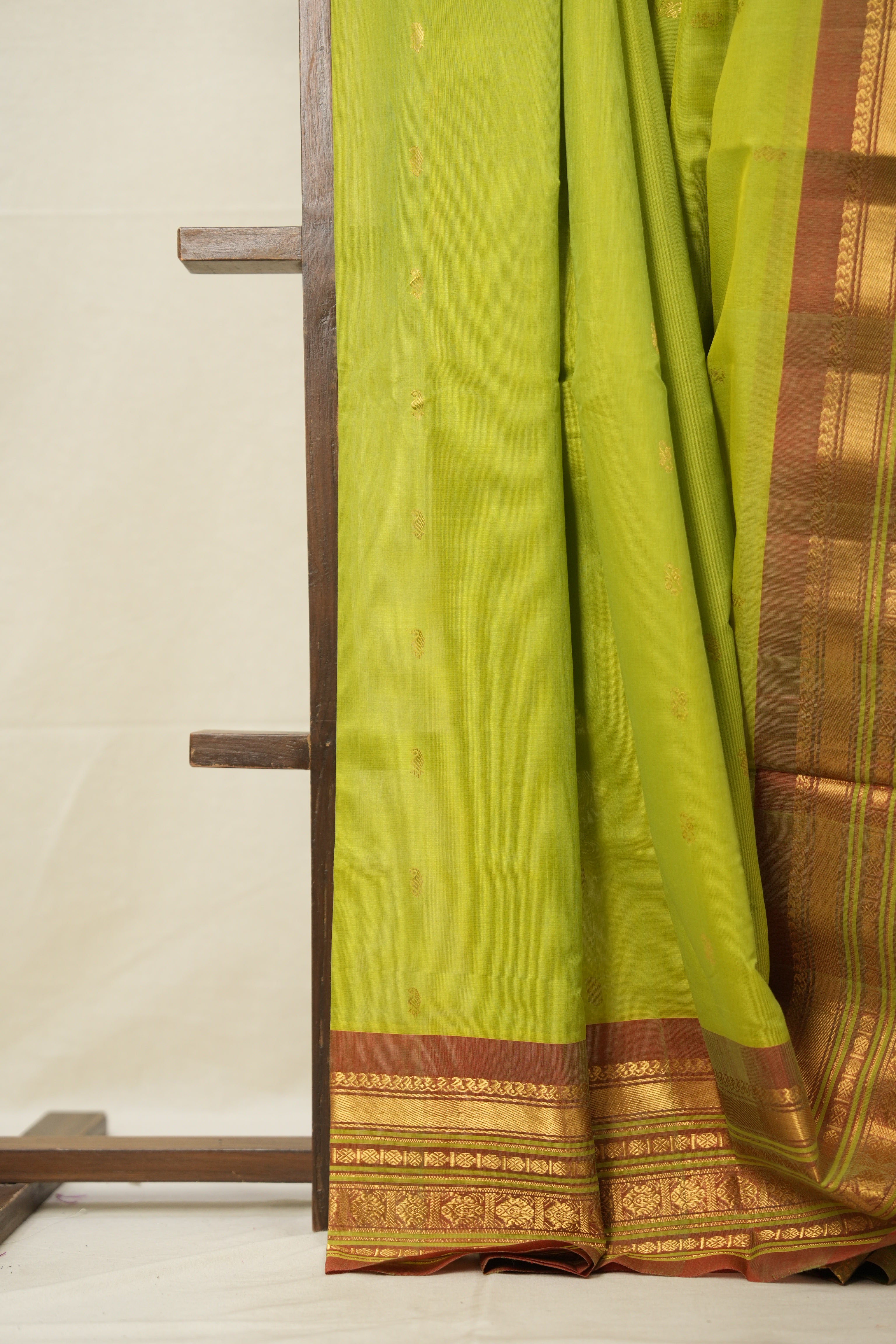 Parrot Green Gadwal Cotton Silk Saree - SRPGGCSS153