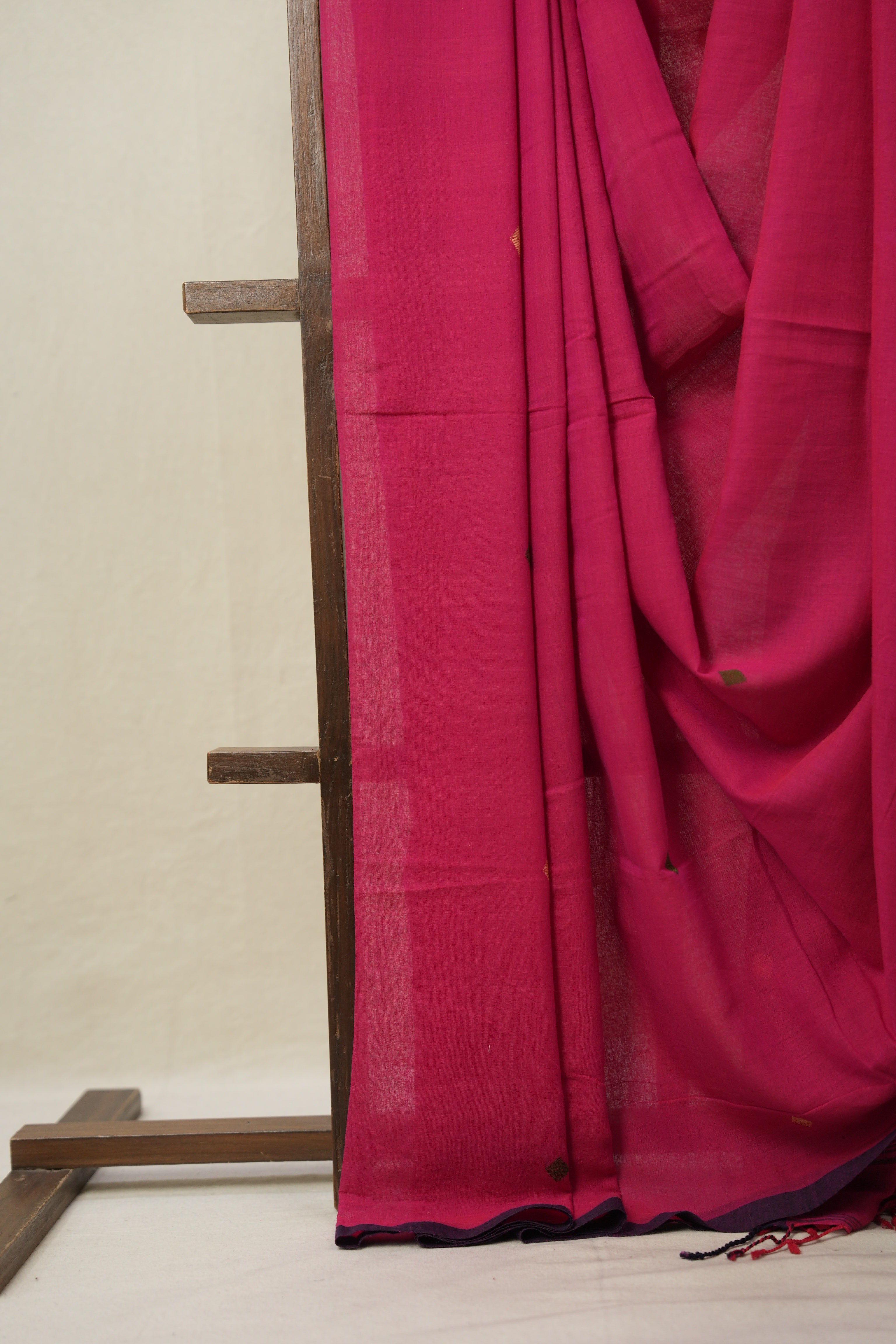 Rani Pink Mul Bengal Cotton Jamdani Saree - SRRPMBCJS189