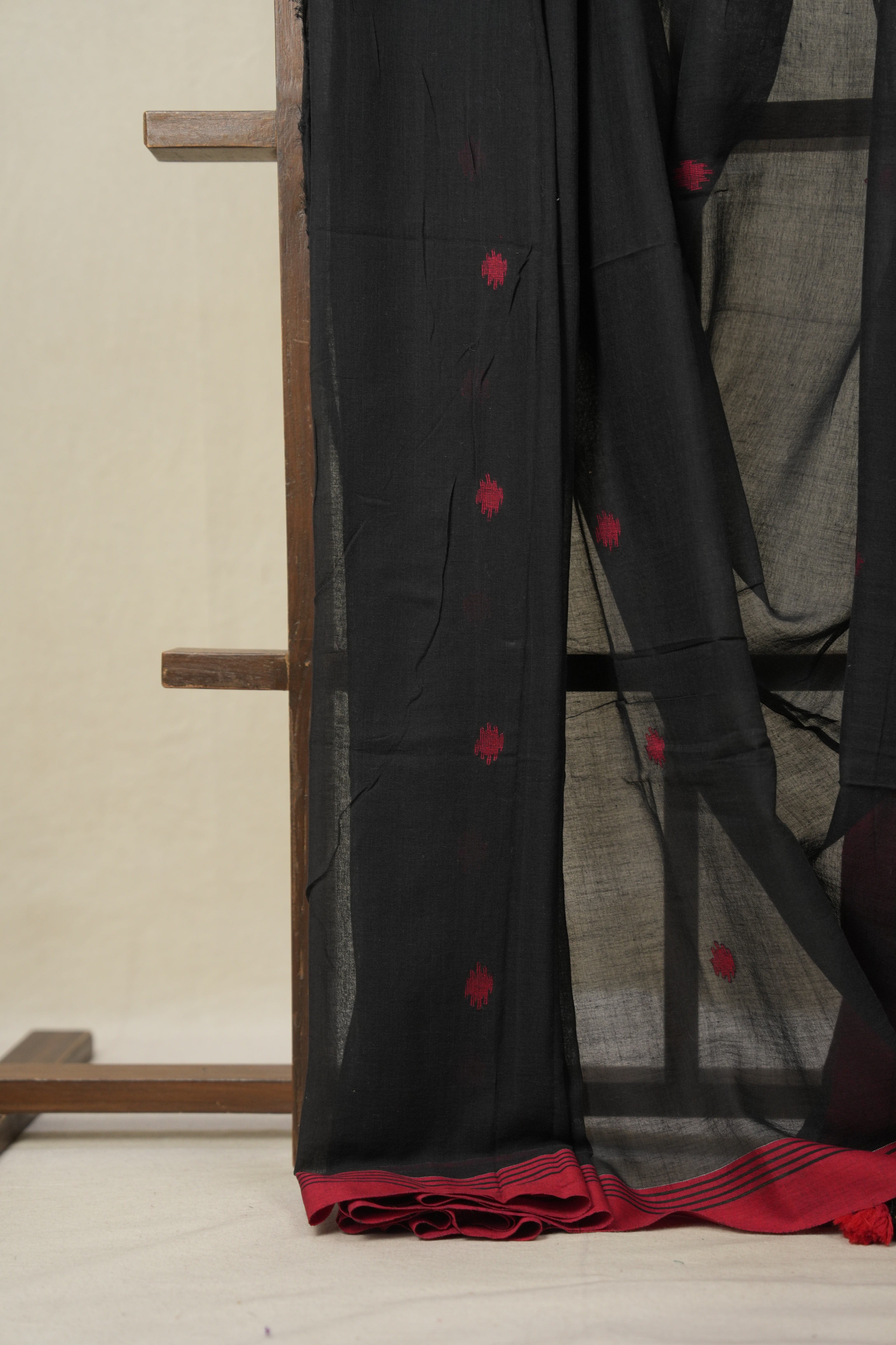 Black Mul Bengal Cotton Jamdani Saree - SRBMBCJS201