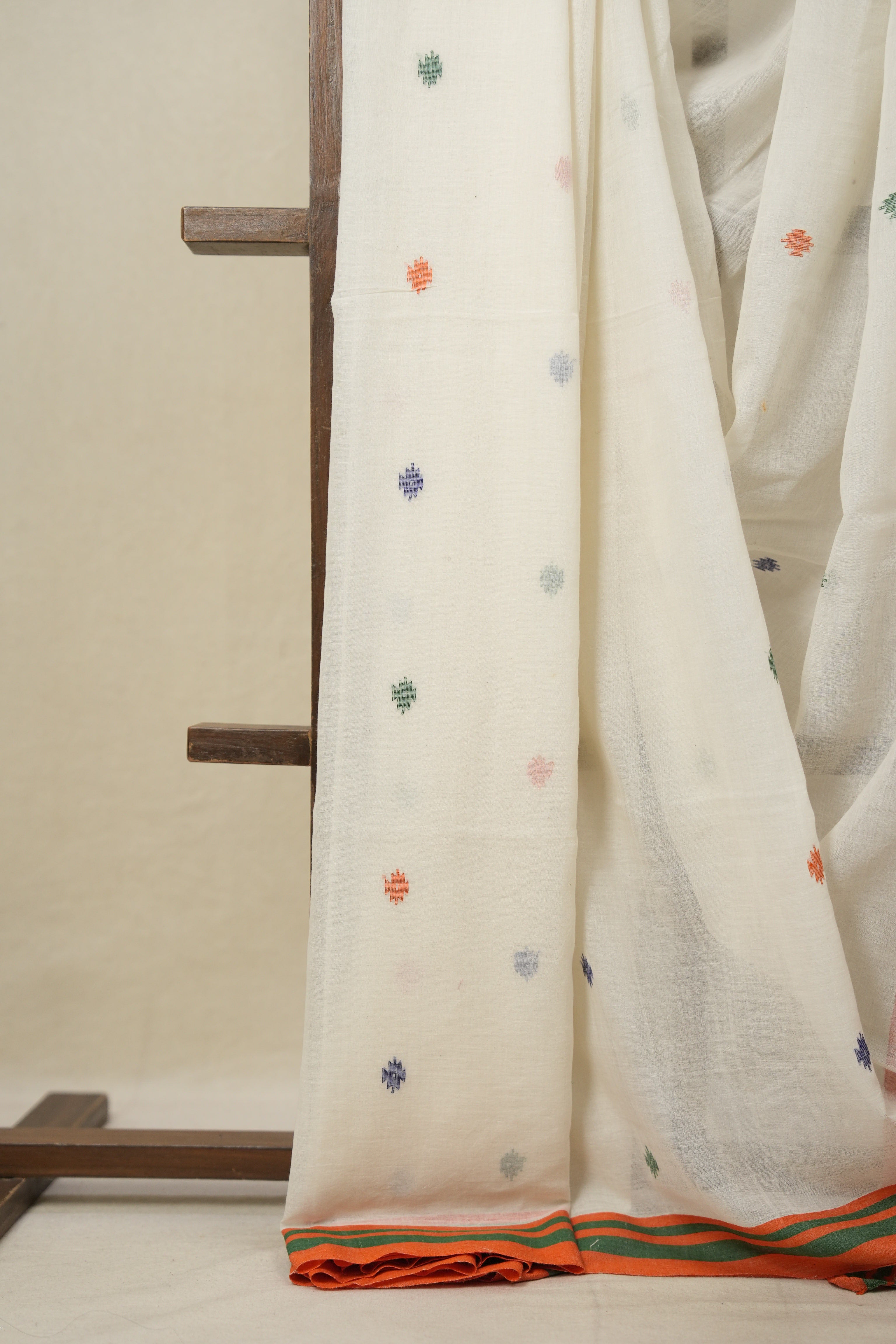 White Mul Bengal Cotton Jamdani Saree - SRWMBCJS197
