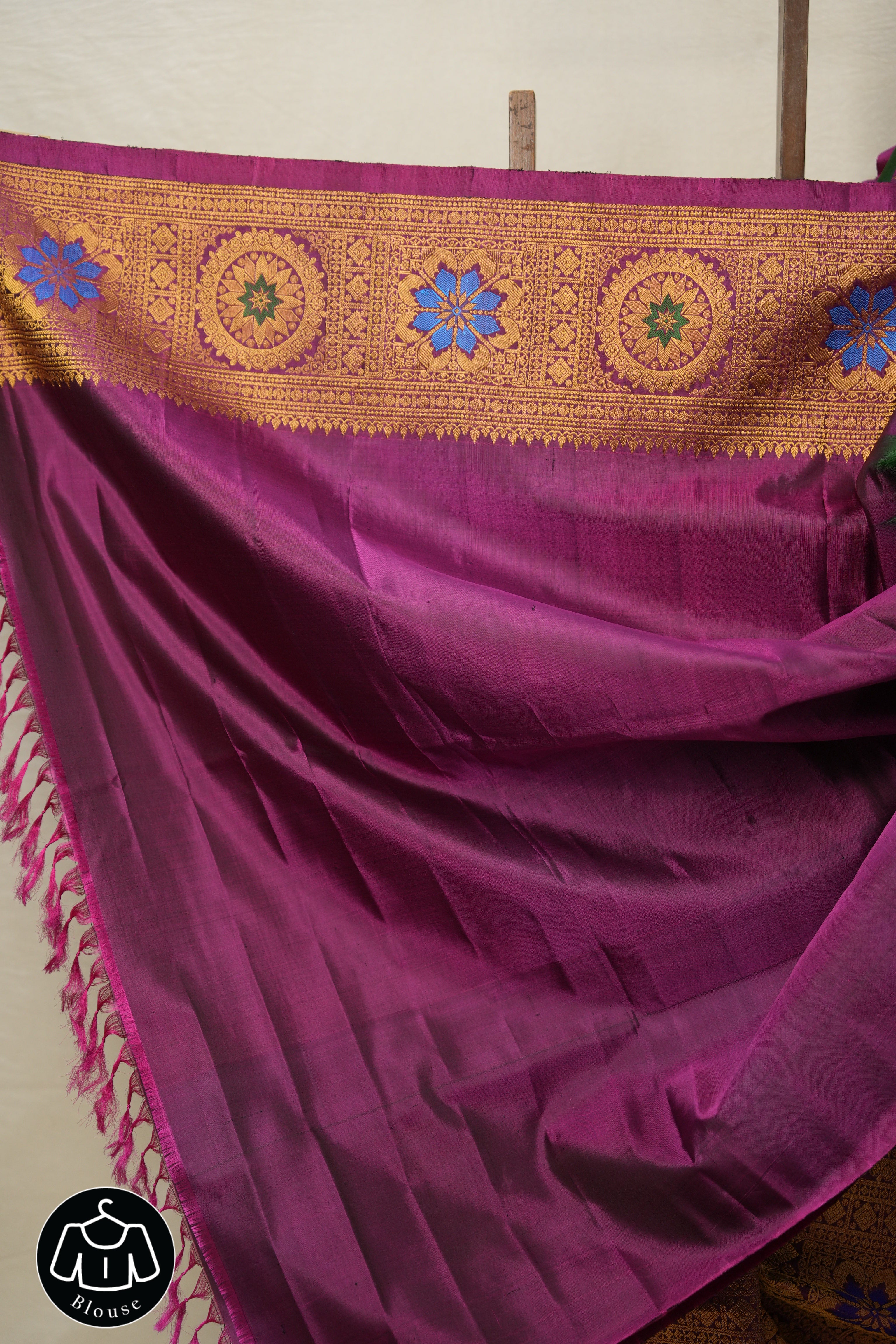 Green Gadwal Silk Saree - SRGGSS575