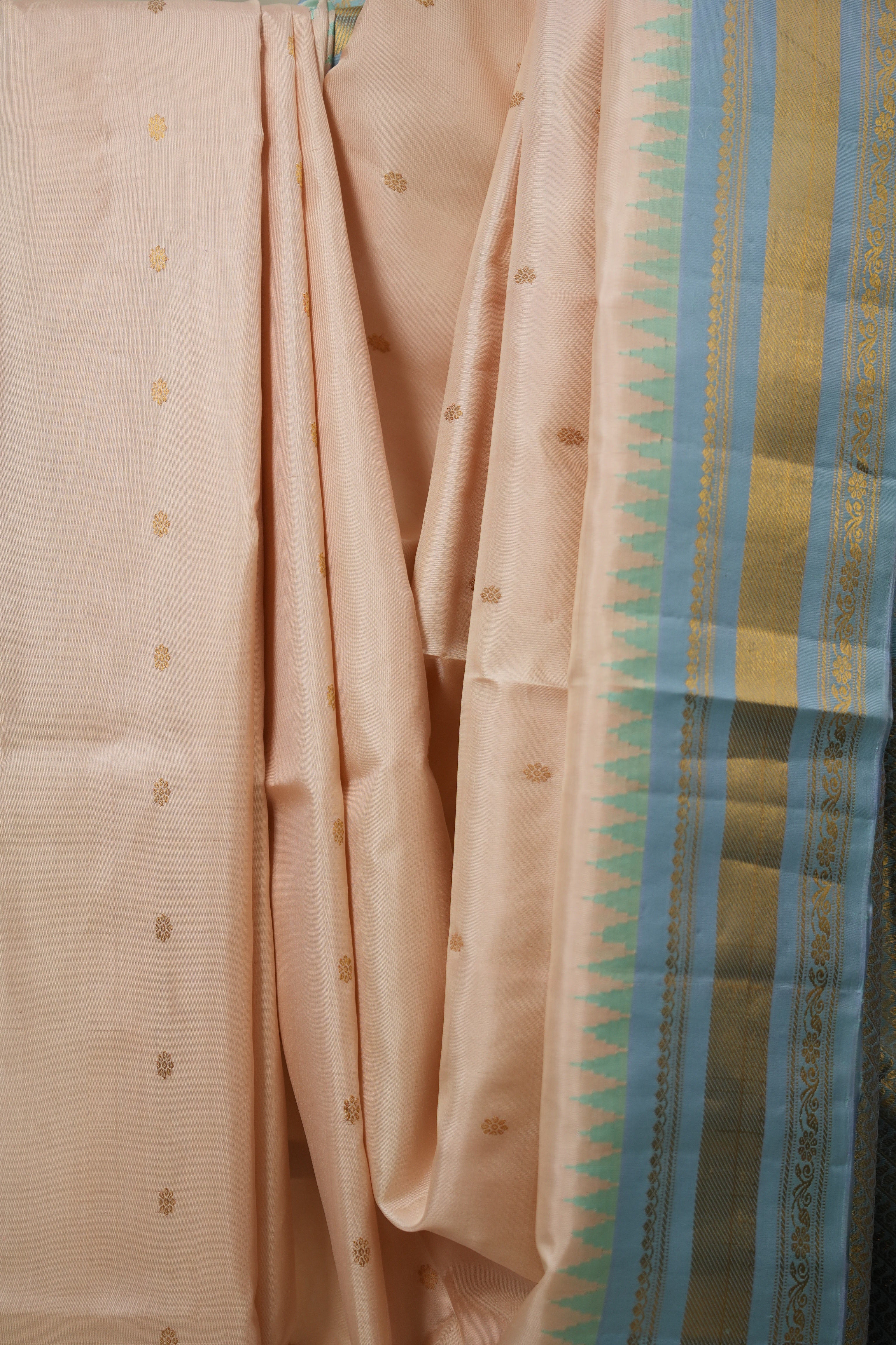 Pastel Peach Gadwal Silk Saree - SRPPGSS572