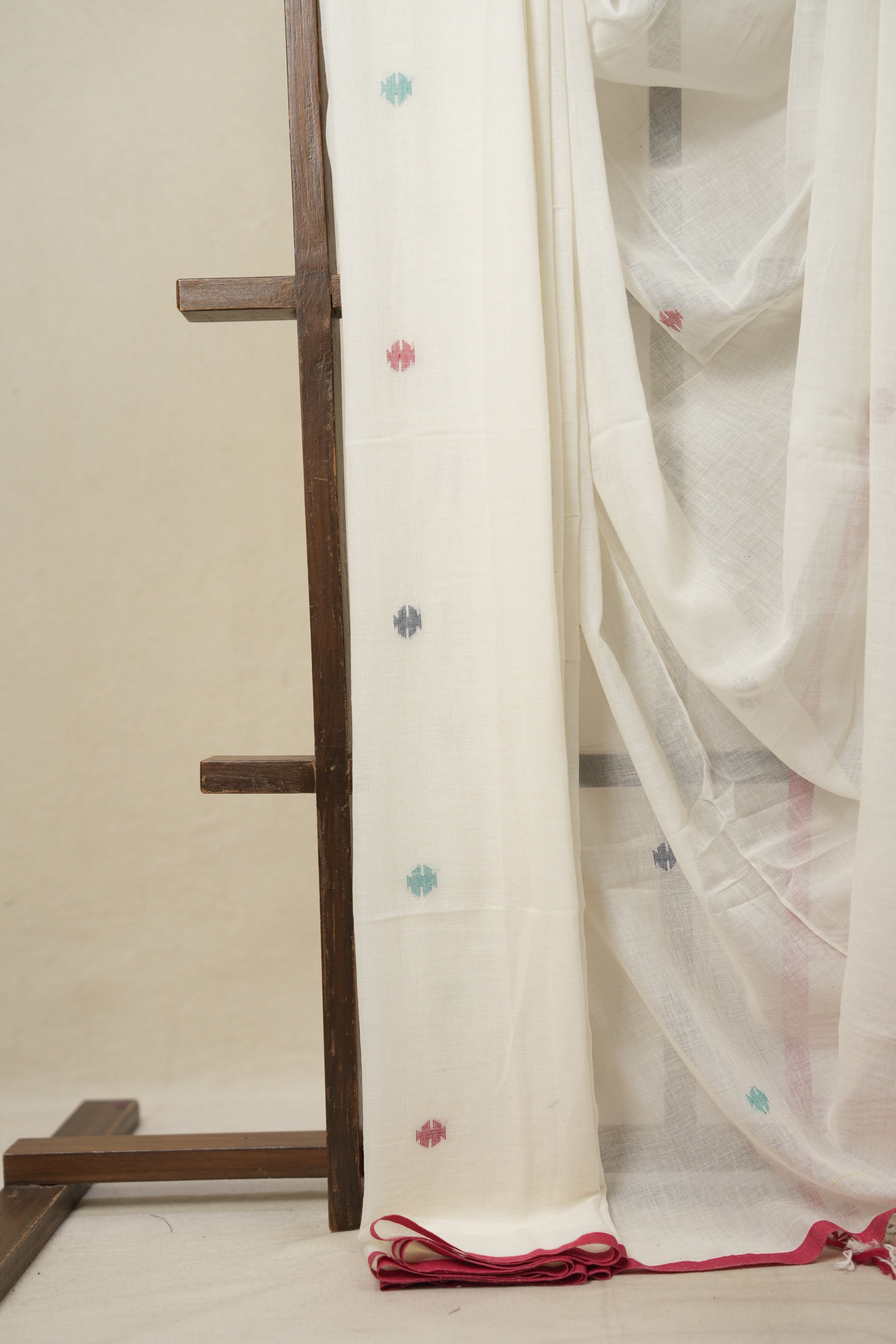 Off White Bengal Mul Cotton Saree - SROWBMCS06