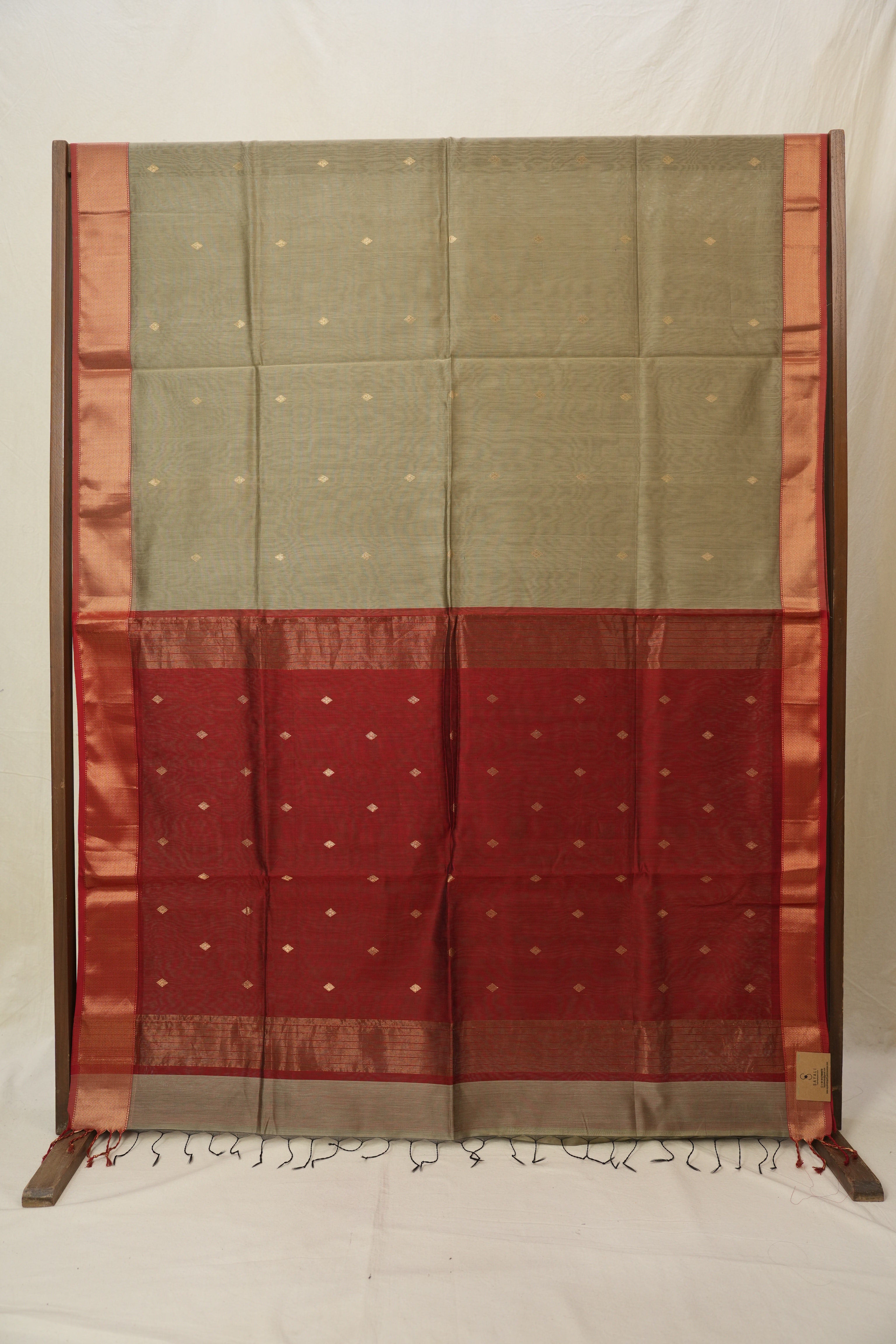 Ivory Grey Maheshwari Saree - SRIGMS1033