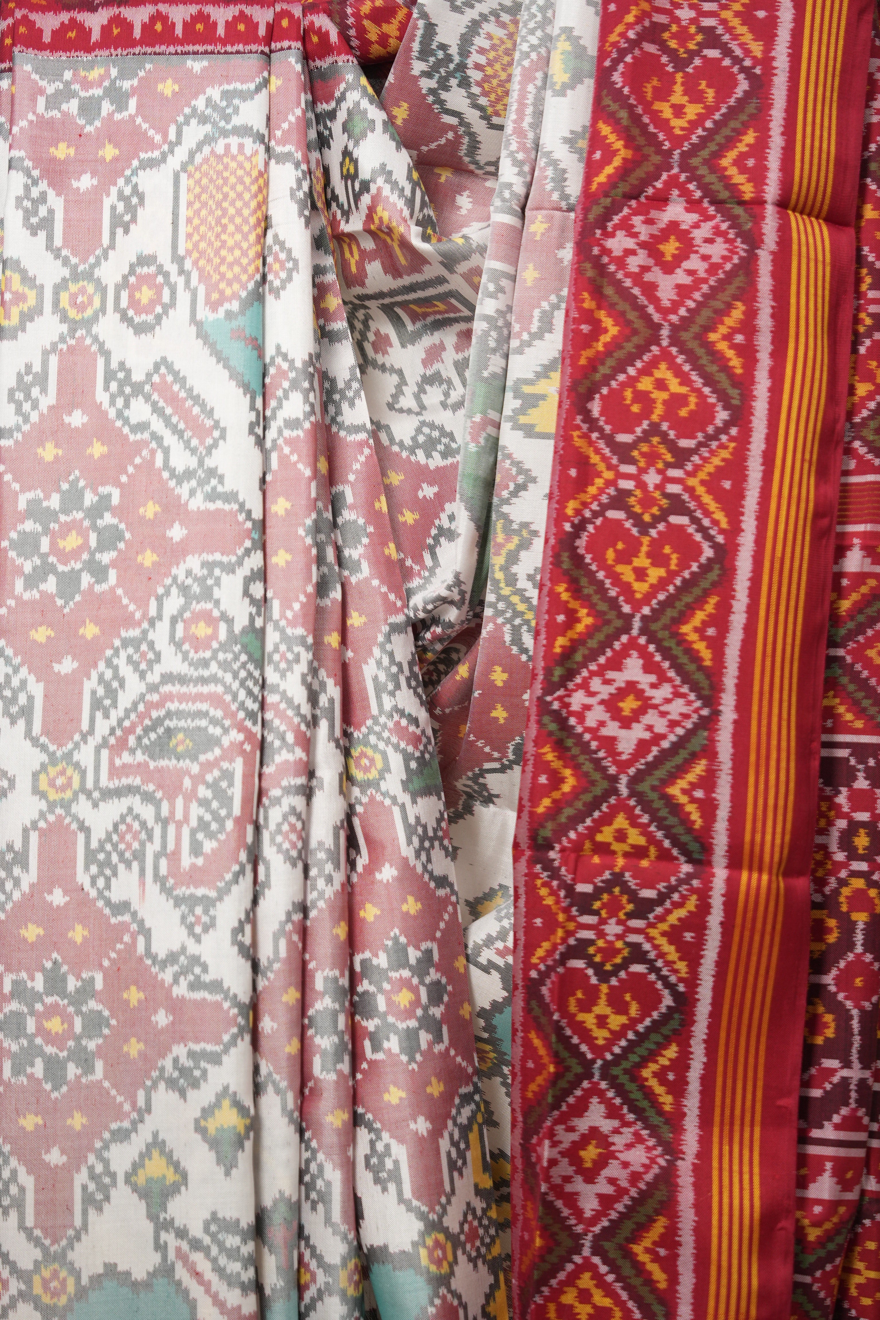 White Red Rajkot Patola Silk Saree - SRWRRPSS530